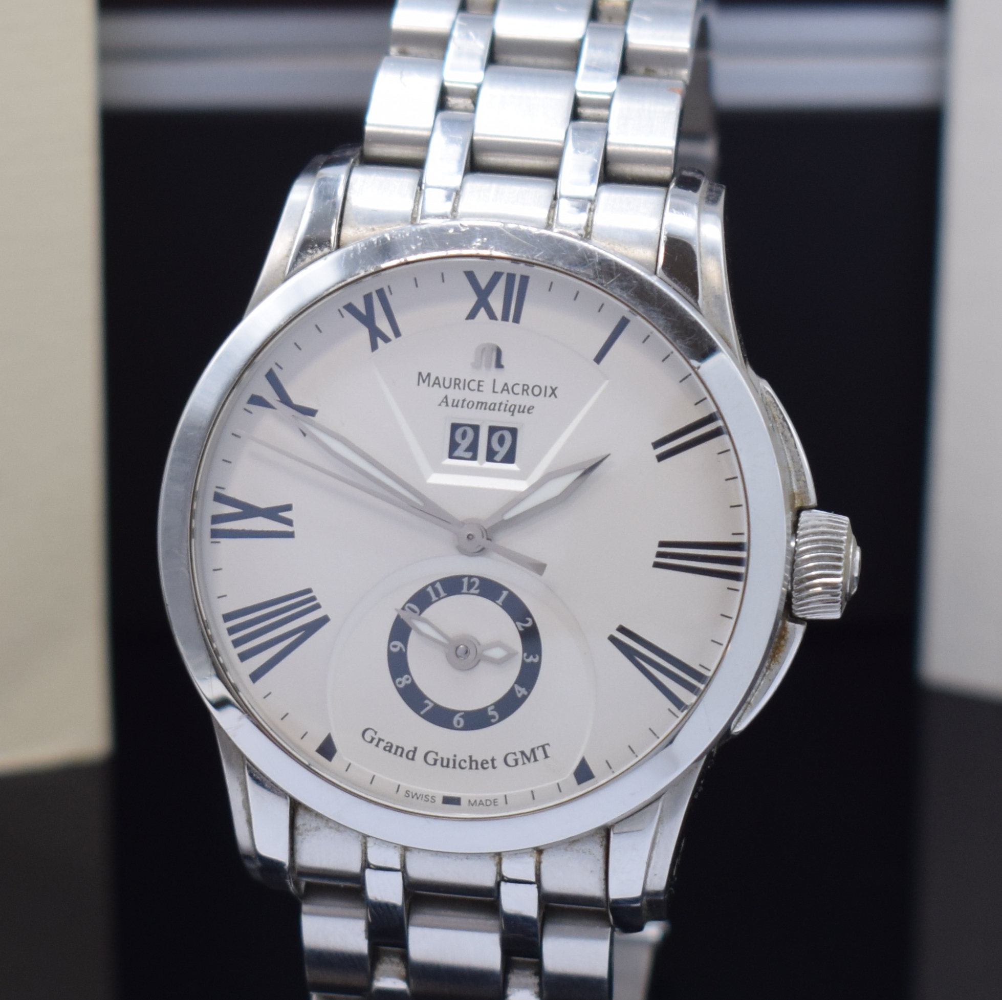Detail a: MAURICE LACROIX Herrenarmbanduhr Serie Pontos Modell Grand Guichet GMT Referenz PT6098, Schweiz um 2010, Automatik, Edelstahlgeh. inkl. orig. ...