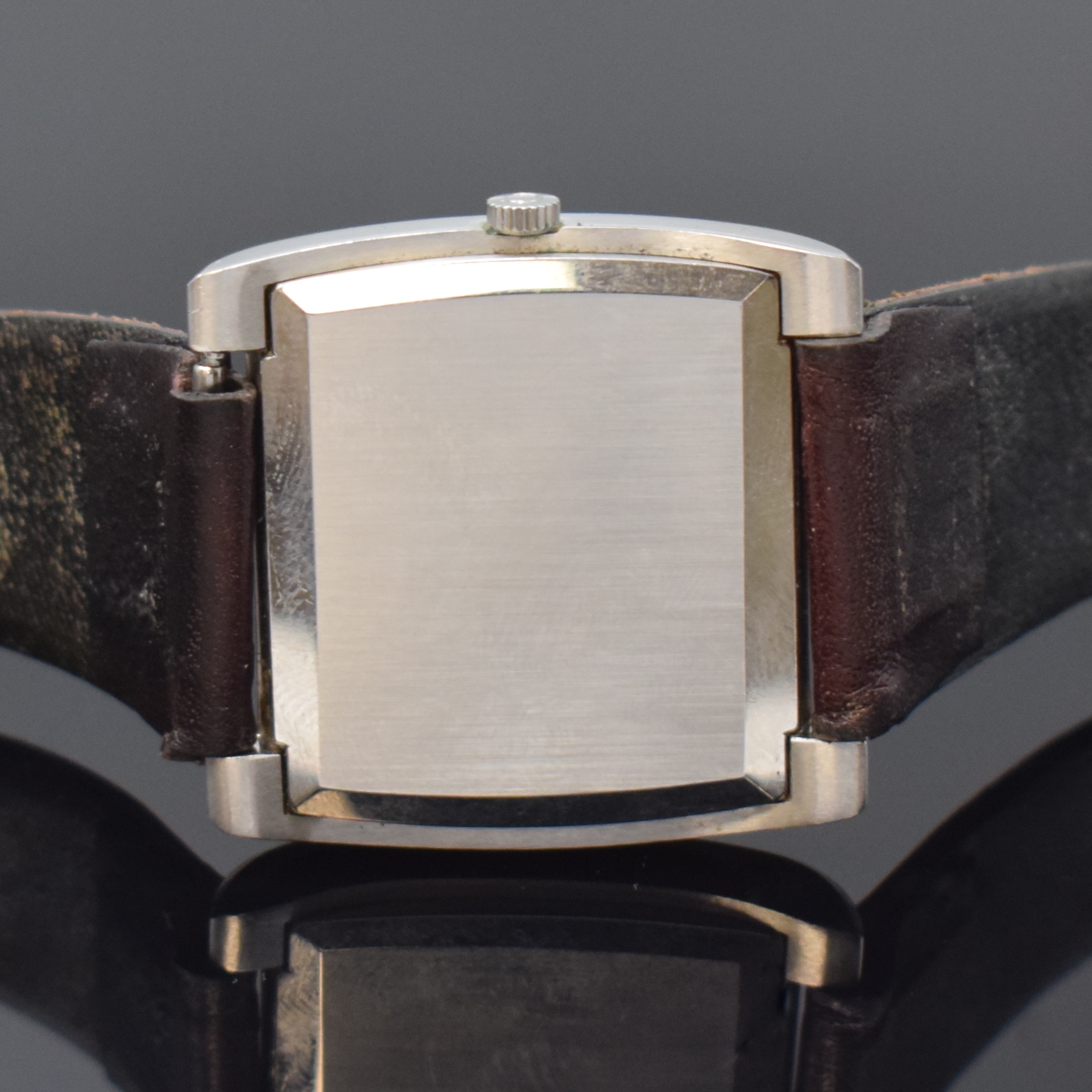 Detail f: OMEGA 2 Armbanduhren Modell De Ville und Geneve, Schweiz um 1969/1972, Handaufzug, 1) De Ville Ref. 111.077, verg. Geh., Stahlboden aufgedr., gold. ...