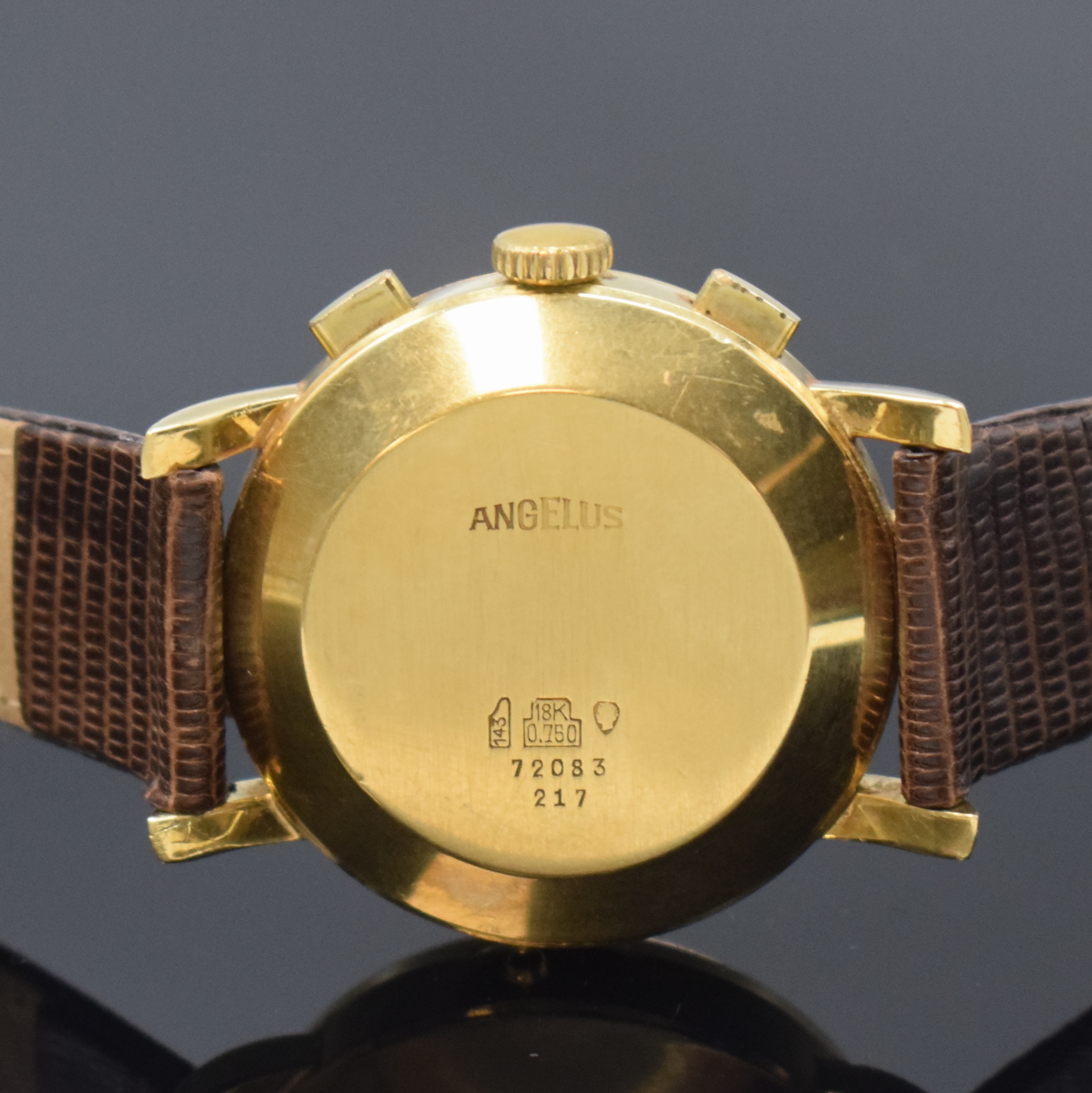 Detail e: ANGELUS Chronodato seltener Armbandchronograph mit Kalender in GG 750/000, Schweiz um 1945, Handaufzug, 3-teil. Gehäuse l. dell., Boden und Glasrand ...