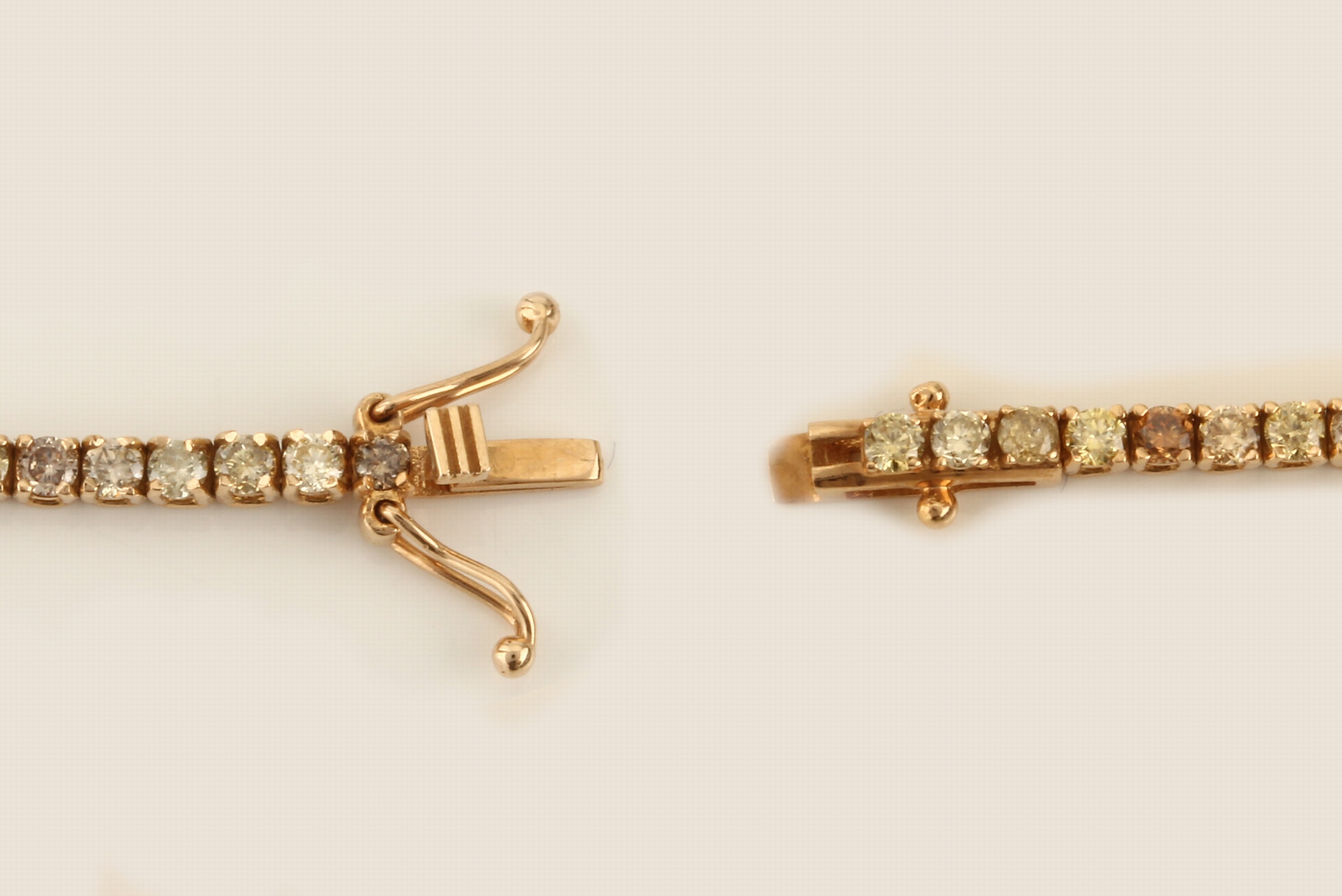 Detail c: 18 kt Gold Brillant-Armband, GG 750/000, 83Brillanten zus. ca. 2.60 ct natural fancy mix colors/vs-si und p1, ca. 6.09 g, L. ca. 18.5 cm, ...