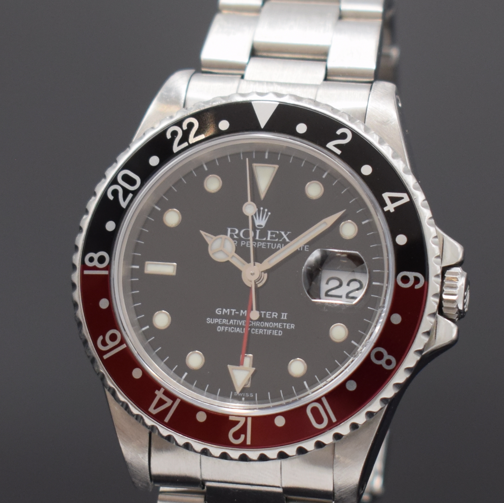 Detail a: ROLEX Oyster Perpetual Date GMT Master II Herrenarmbanduhr Referenz 16710, Schweiz um 1997, Automatik, Chronometer der Superlative in Edelstahl inkl. ...