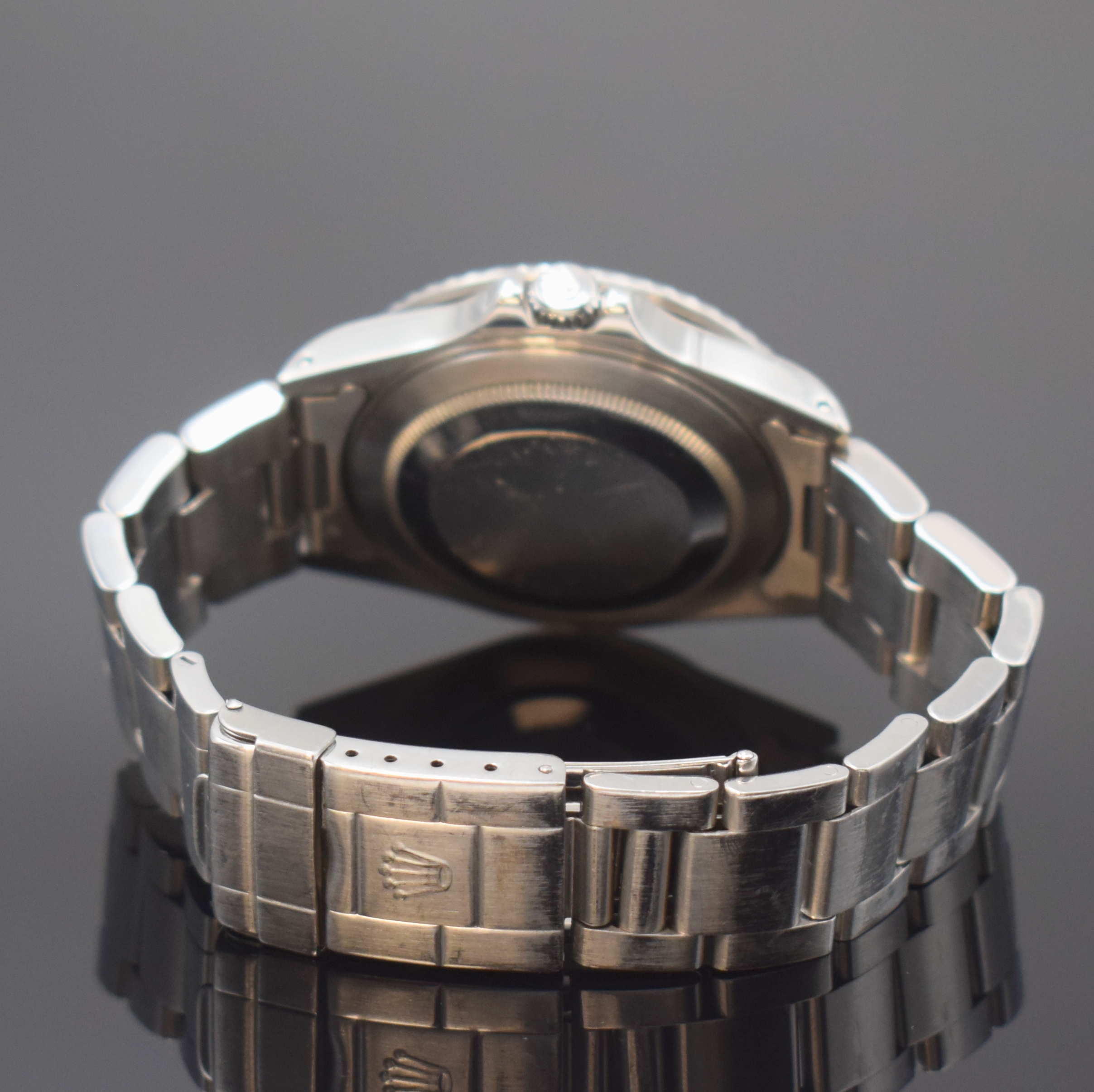 Detail b: ROLEX Oyster Perpetual Date GMT Master II Herrenarmbanduhr Referenz 16710, Schweiz um 1997, Automatik, Chronometer der Superlative in Edelstahl inkl. ...