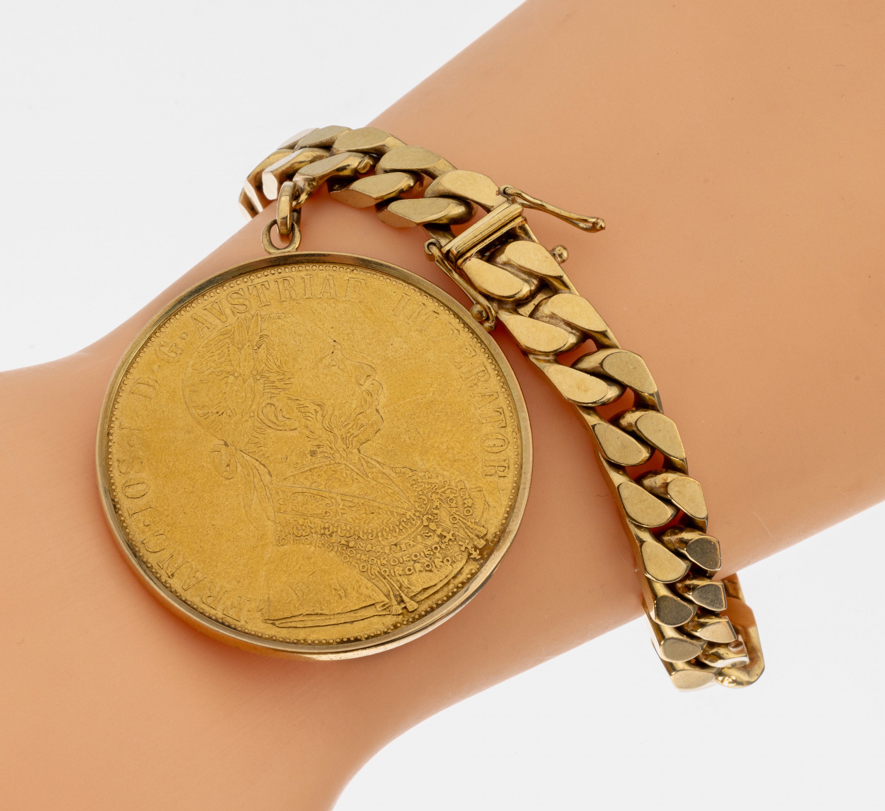 14 kt Gold Armband mit Münzanhänger, GG 585/000, Münzanhänger: 4 Dukaten, Österreich/Ungarn 1915, Franz Joseph I., offizielle Nachprägung, L. ...