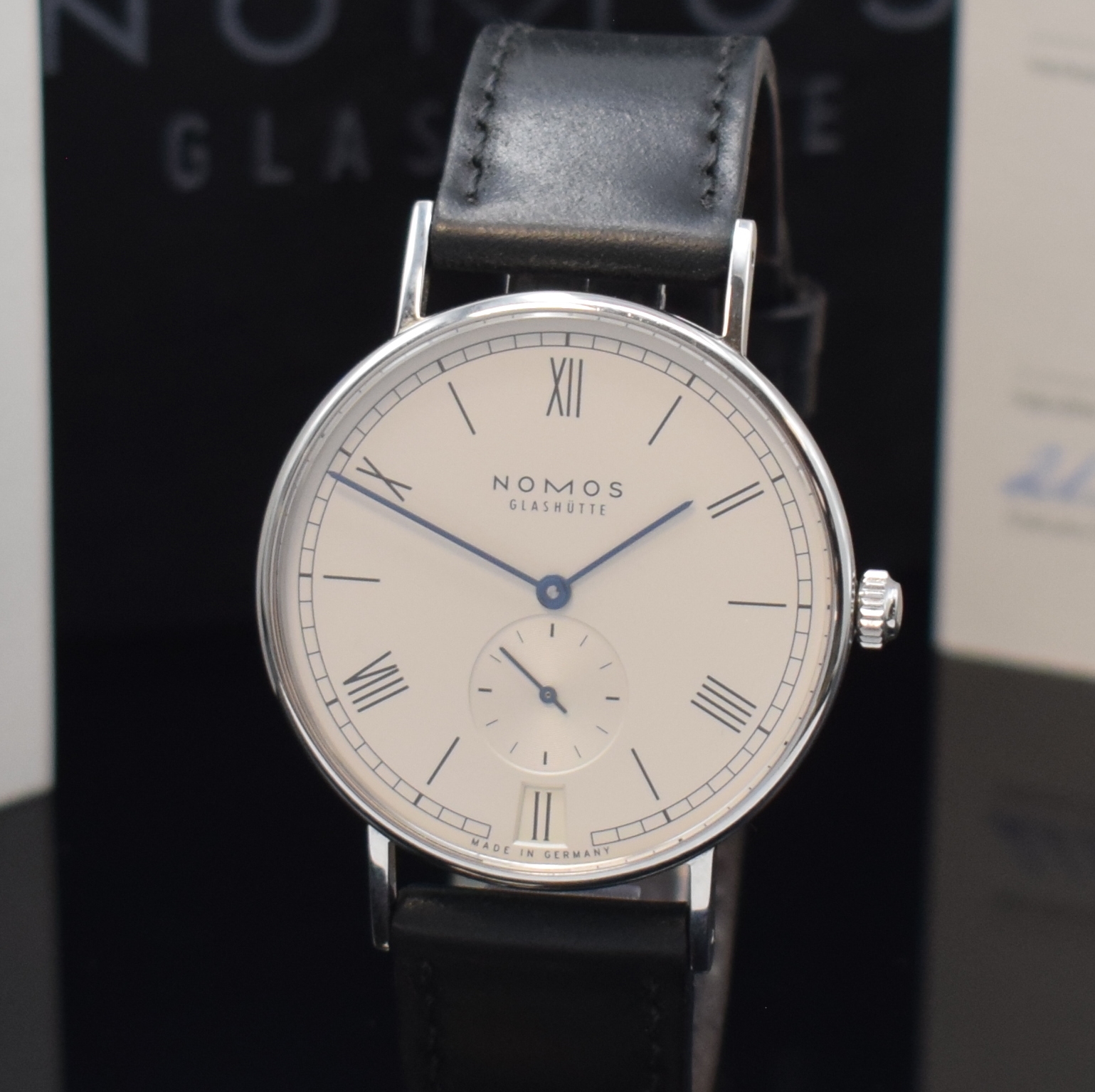 Detail a: NOMOS Glashütte Herrenarmbanduhr Modell Ludwig, Deutschland verk. lt. beil. Pap. 07/2015, Automatik, Edelstahlgeh. m. orig. Lederband u.Dornschl., ...