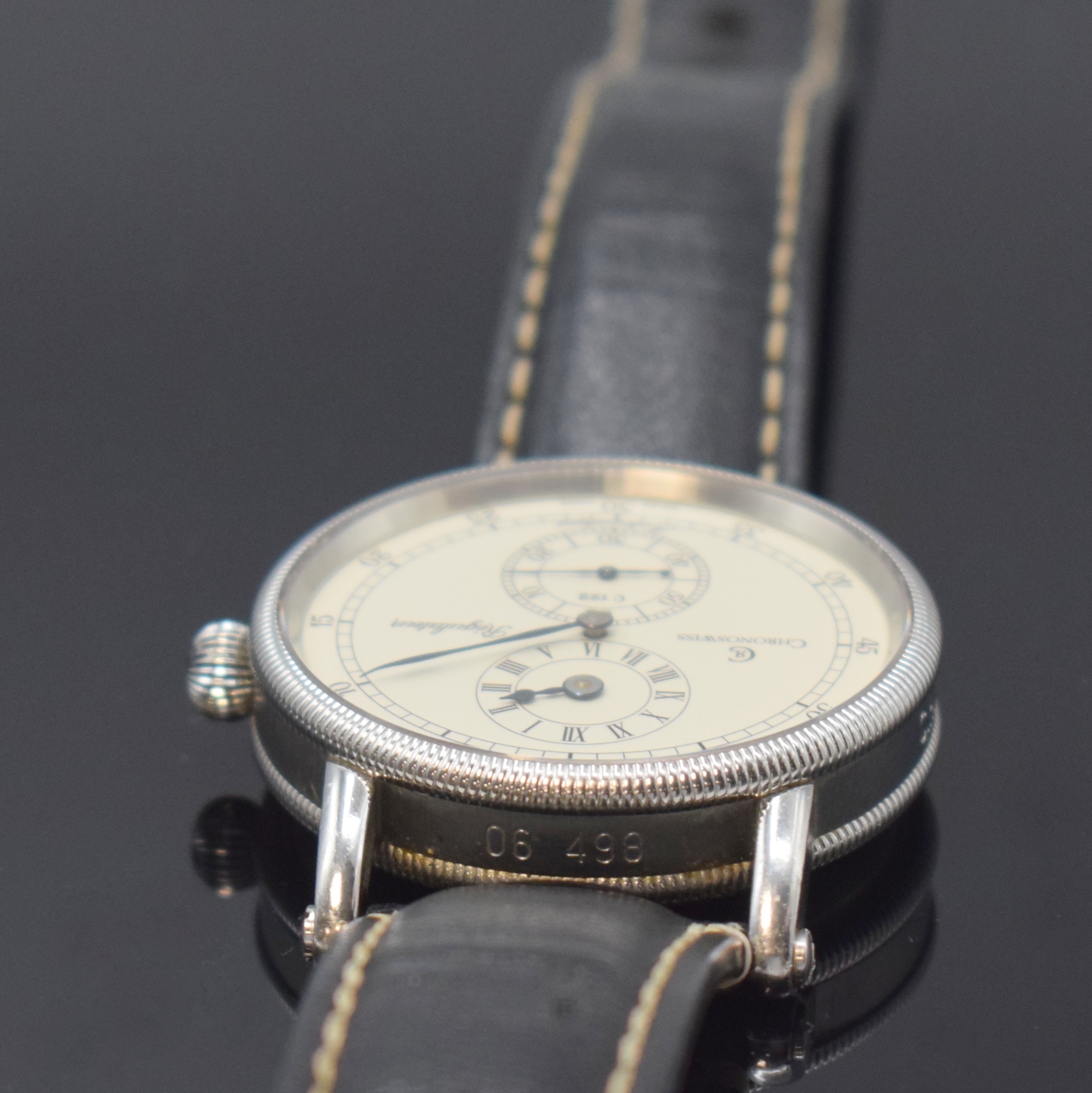 Detail e: CHRONOSWISS Regulateur Herrenarmbanduhr in Stahl Referenz CH 1223, Schweiz um 1995, Automatik, beids. vergl. Geh. m. Eigentümergravur, Boden ...