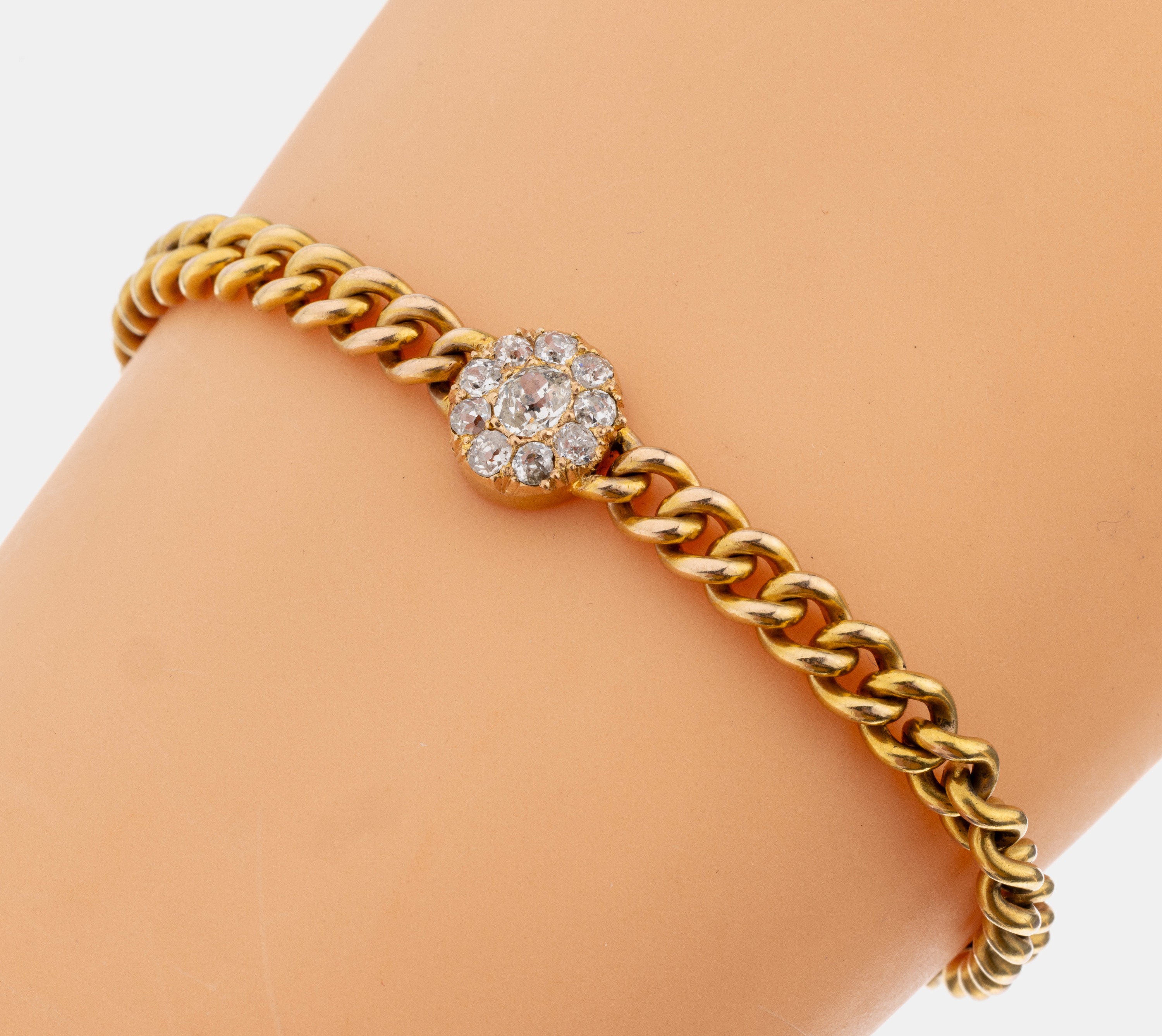 14 kt Gold Diamant-Armband, GG 585/000, Mittelteil mit 10 Altschliffdiamanten zus. ca.0.85 ct Weiß-l.get. Weiß/p, L. ca. 20 cm, Kastenschloss mit ...