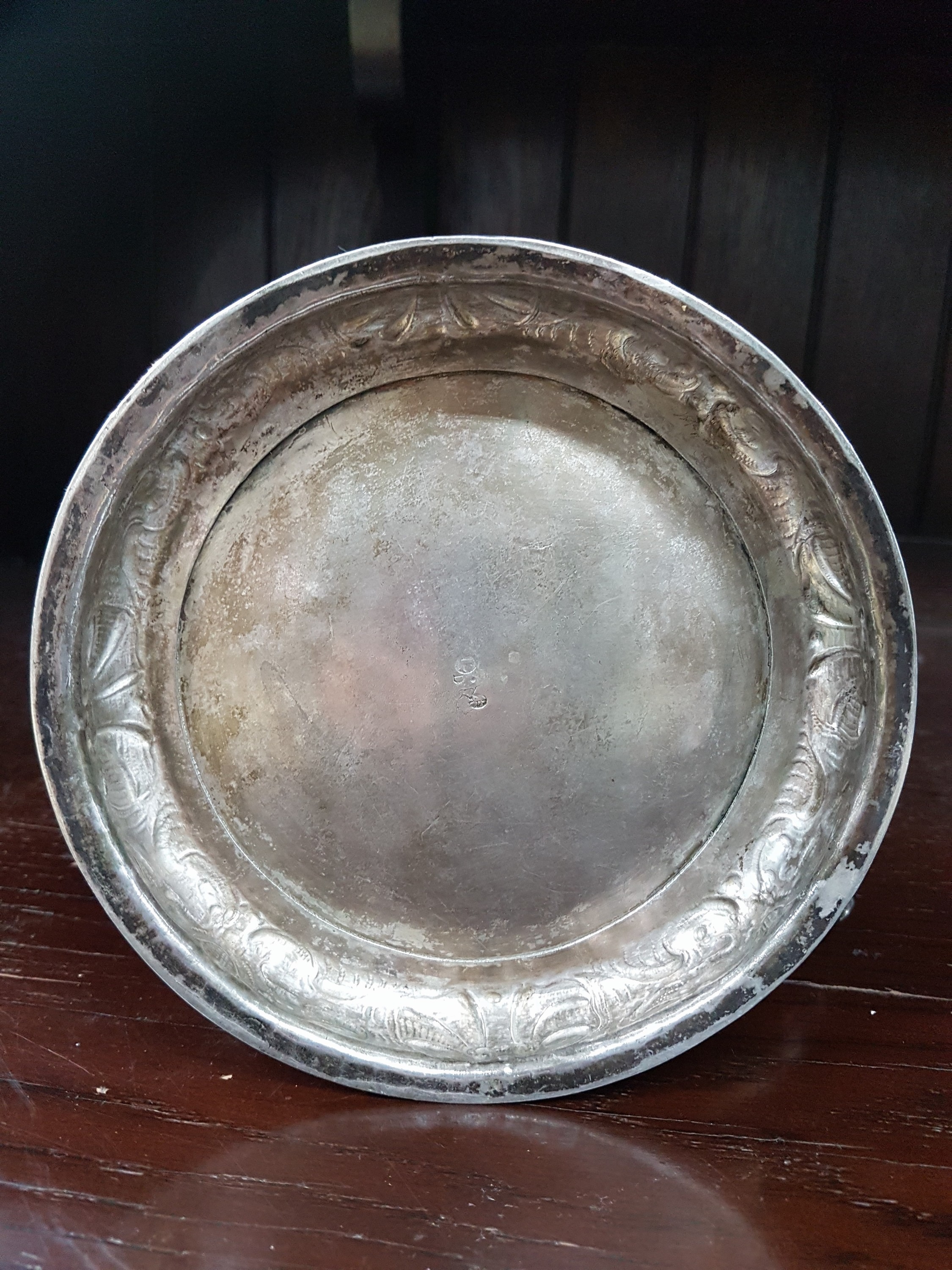 Detail i: Barocker Silberhumpen, Leipzig, 17.Jh., wohl Meister Andreas Kauxdorf (1618-1669) Stadtmarke Leipzig, Silber teilvergoldet, zylindrische Wandung ...