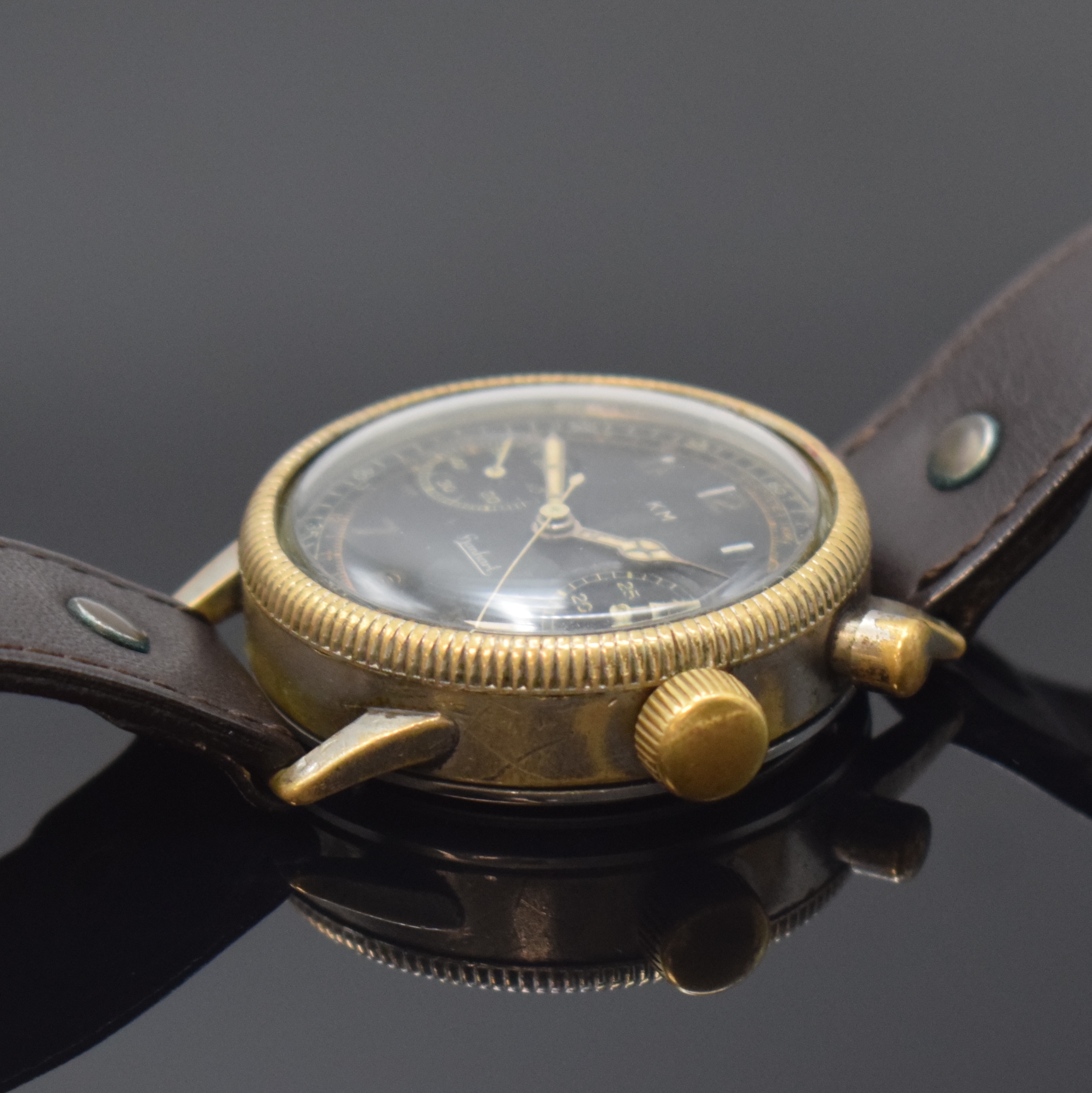 Detail b: HANHART KM Armbandchronograph der deutschen Kriegsmarine, Deutschland um 1940, Handaufzug, vernick. Geh. berieb., verschr. Stahlboden m. ausgedrehtem ...