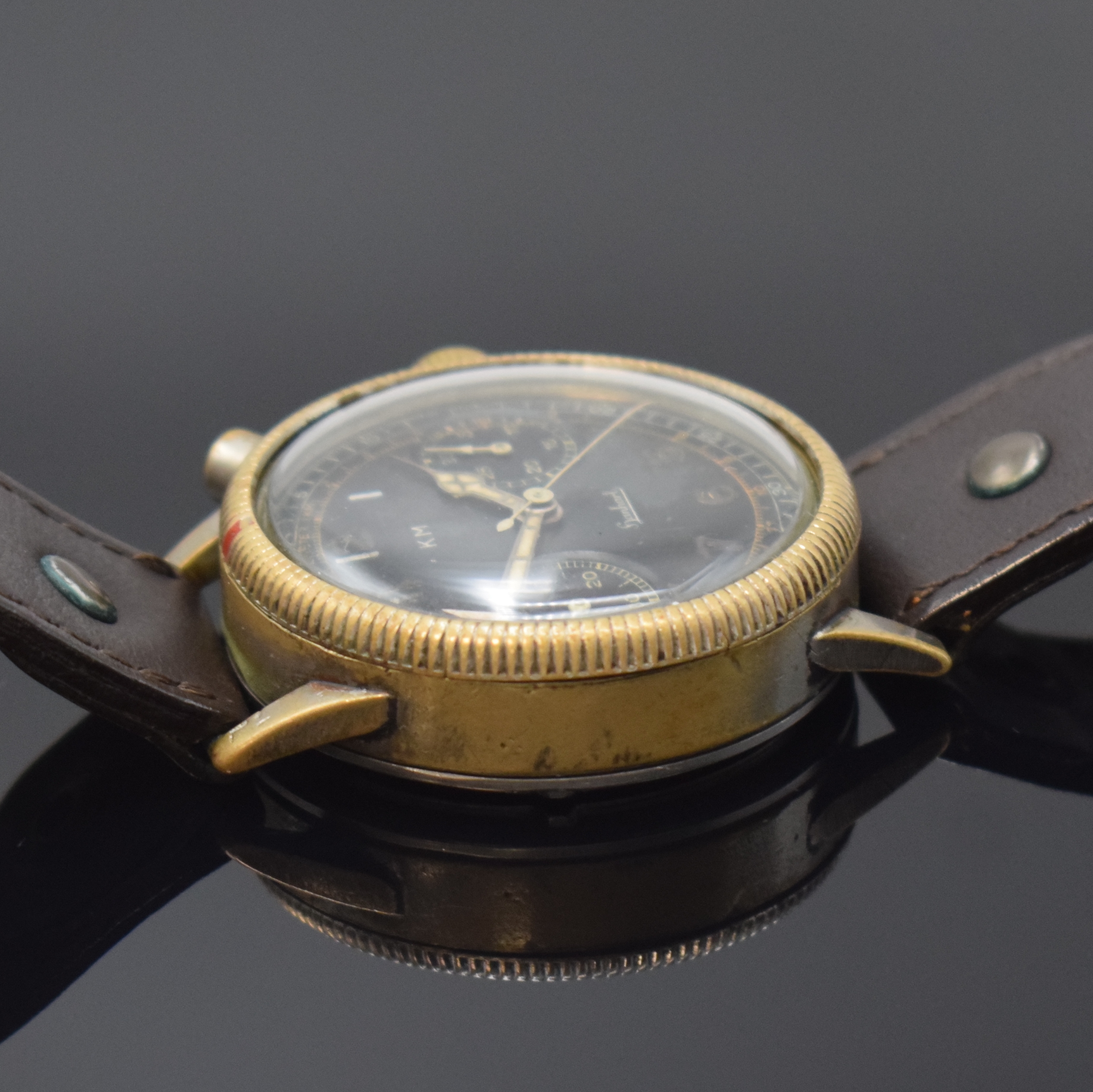 Detail c: HANHART KM Armbandchronograph der deutschen Kriegsmarine, Deutschland um 1940, Handaufzug, vernick. Geh. berieb., verschr. Stahlboden m. ausgedrehtem ...