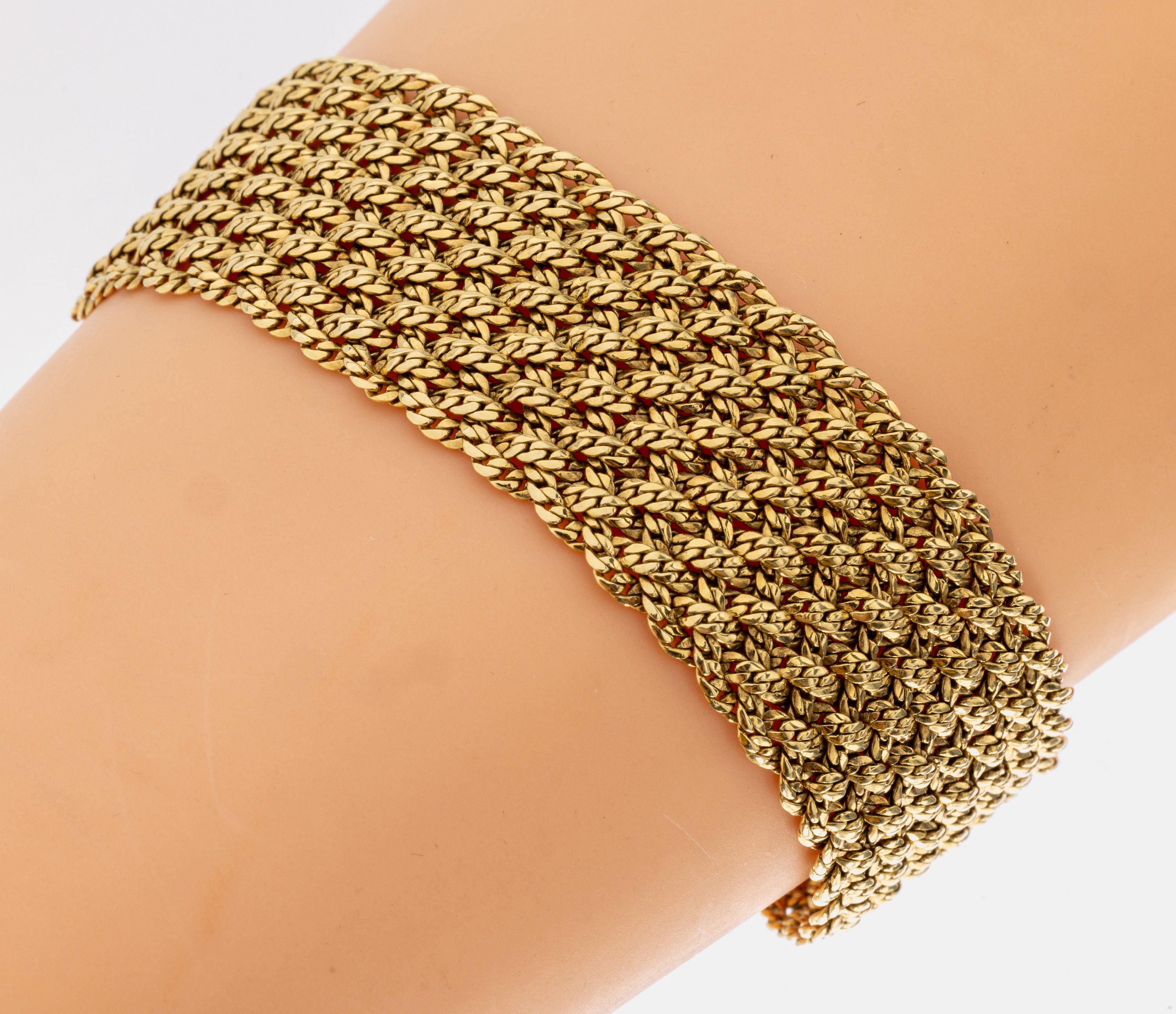 18 kt Gold Armband, GG 750/000, L. ca. 20 cm, B. ca. 2 cm, Kastenschloss mit 2 Sicherheitsachten, ca. 46.2 g