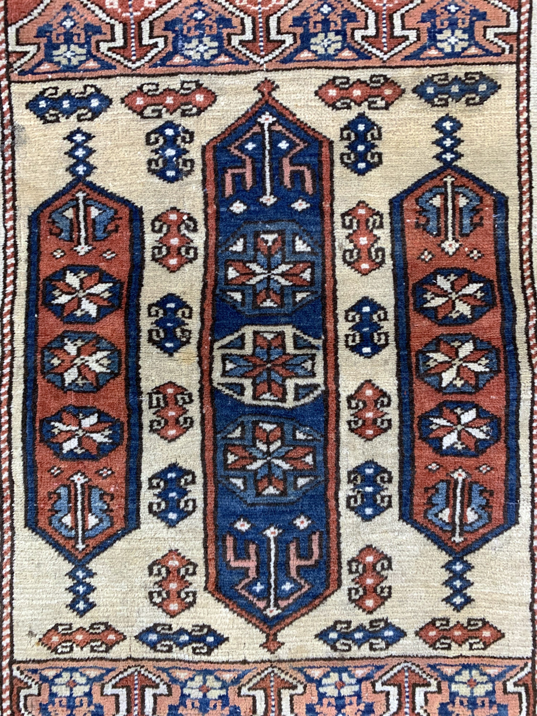 Detail c: Melas alt, Türkei, Mitte 20.Jhd, Wolle auf Wolle, ca. 125 x 93 cm, EHZ: 2