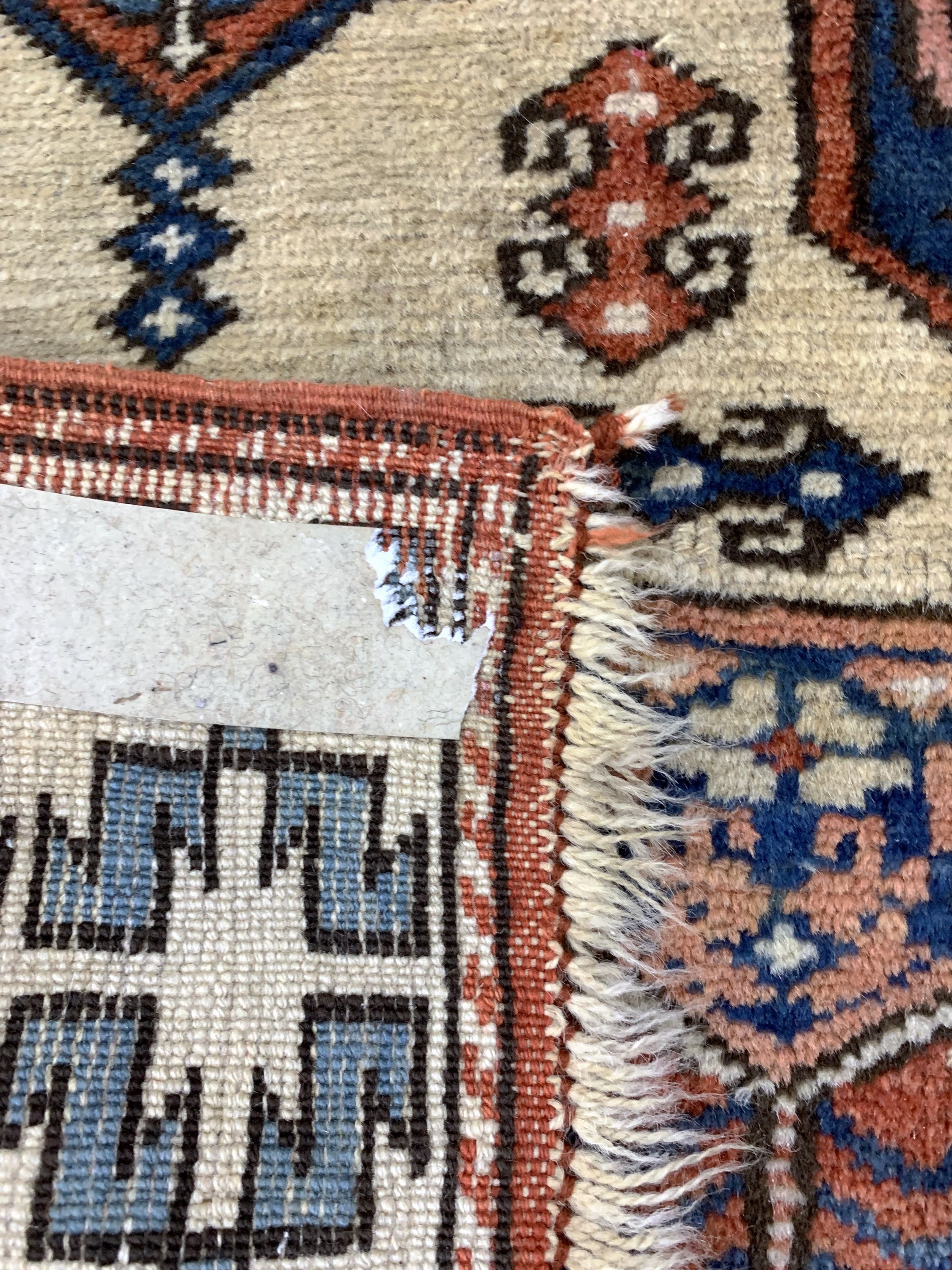 Detail e: Melas alt, Türkei, Mitte 20.Jhd, Wolle auf Wolle, ca. 125 x 93 cm, EHZ: 2