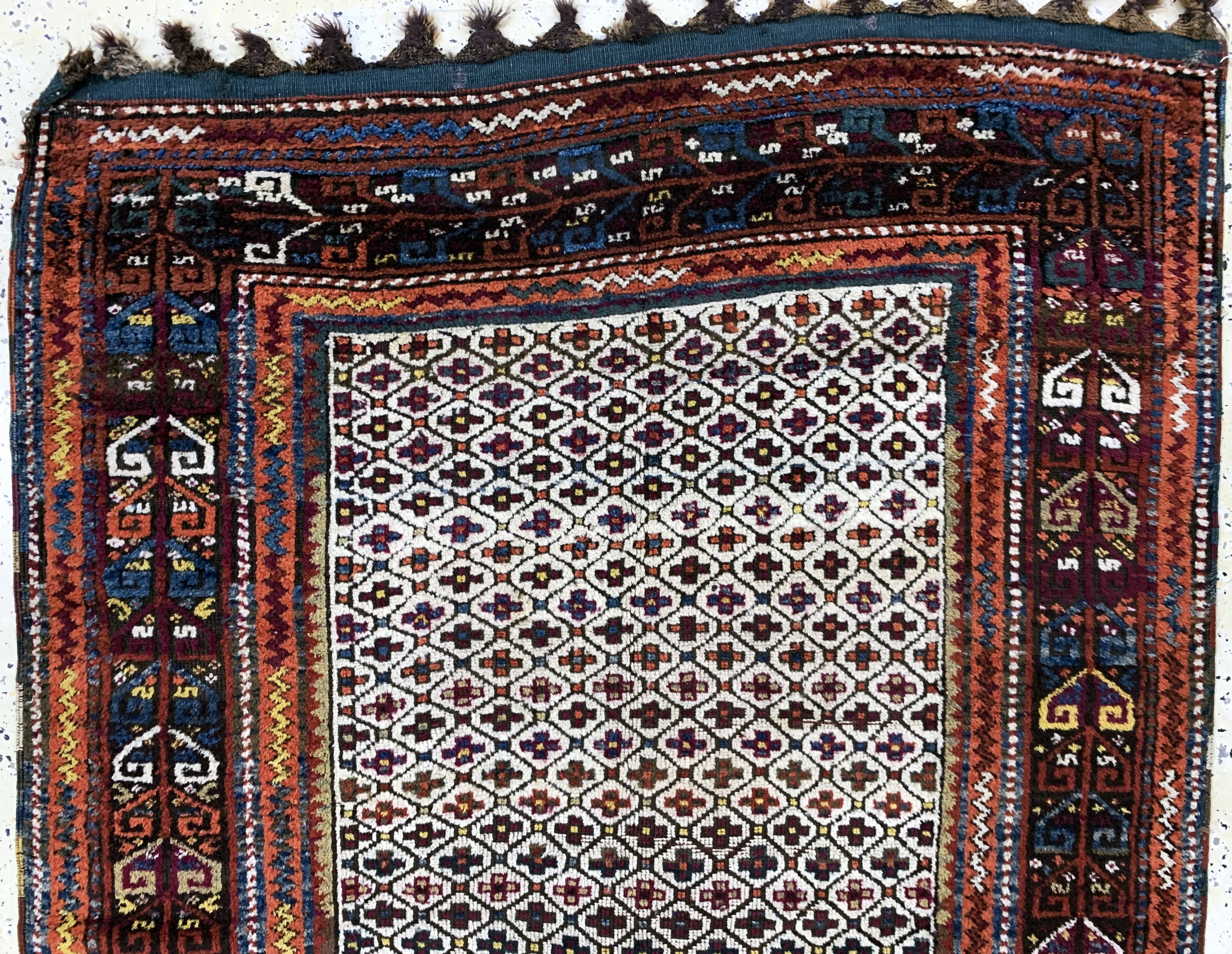 Detail a: Yürük antik, Türkei, um 1900, Wolle auf Wolle, ca. 315 x 127 cm, EHZ: 3(Trittfalte).