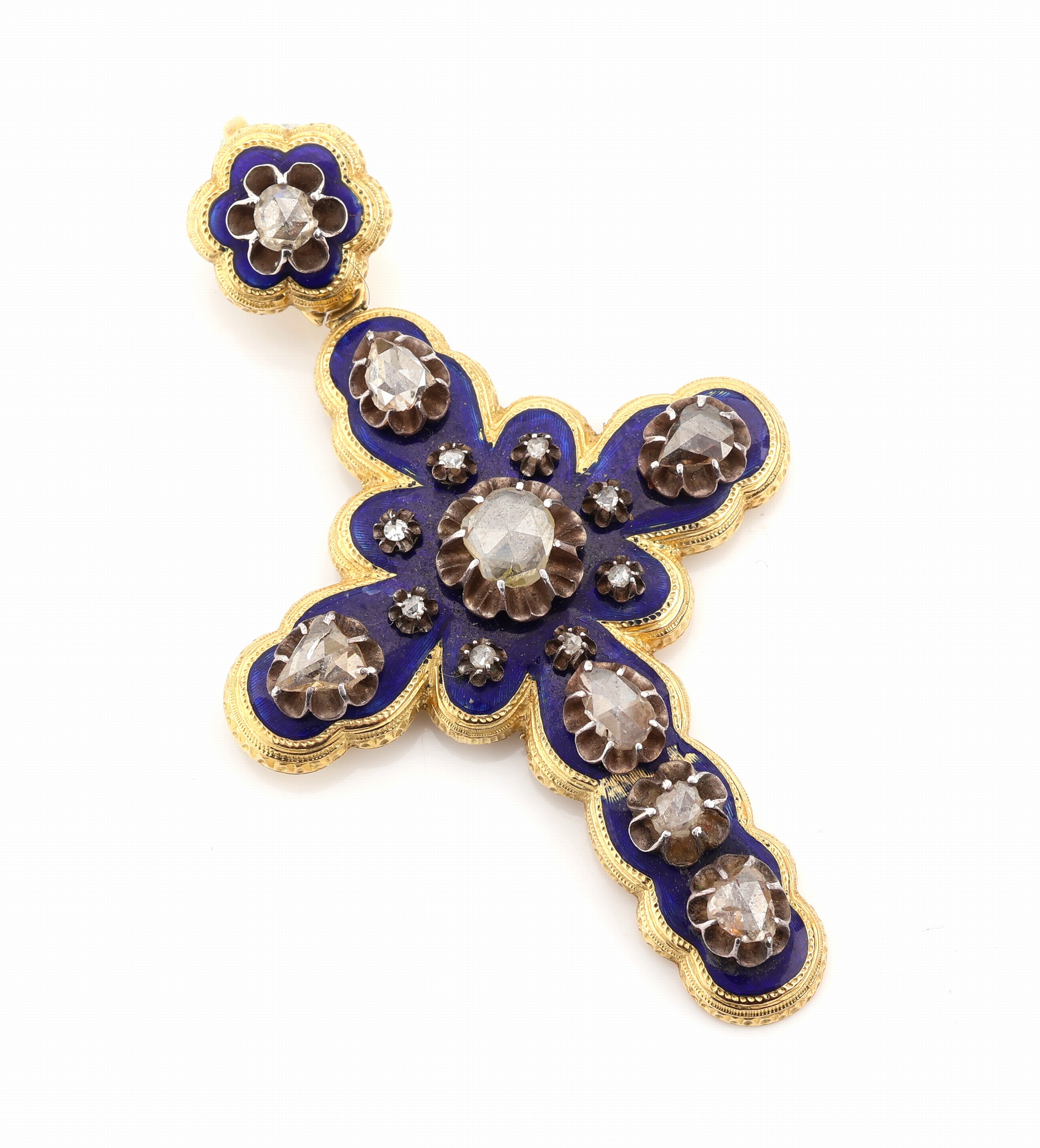 18 kt Gold Diamant-Kreuzanhänger, um 1860, GG 750/000, feine qualitätvolle Verarbeitung, royalblau emailliert (besch.), 16 einzeln in Silber ...