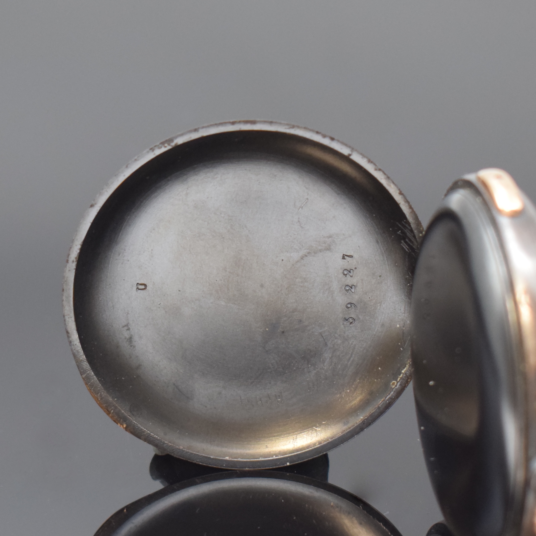 Detail b: Offene Taschenuhr mit 1/4-Repetition und Chronograph mit Minutenzähler in Stahl, Schweiz um 1910, glattes brüniertes Stahlgeh. berieb., gold. ...