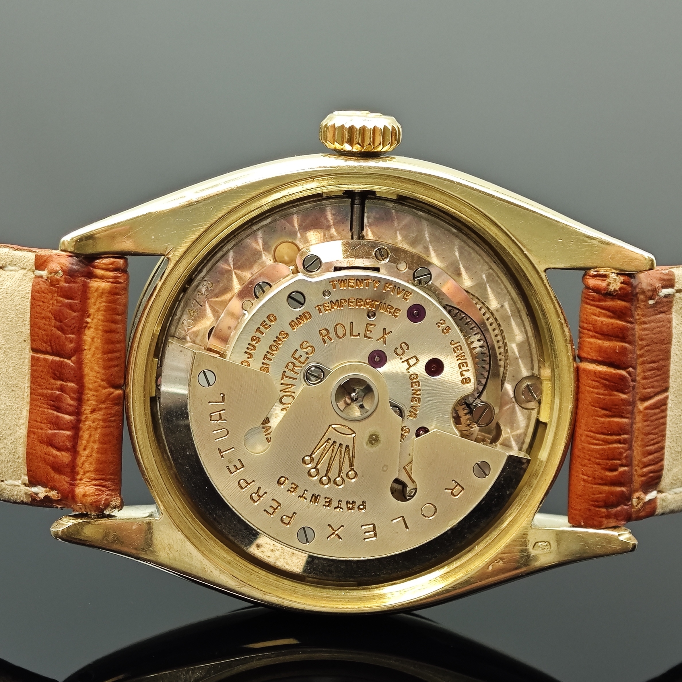 Detail d: ROLEX Zephyr sehr seltene "AMTLICH GEPRÜFTER CHRONOMETER" Herrenarmbanduhr Referenz 6582, Schweiz um 1955, GG 585/000, Boden mit Ref. 6582 ...