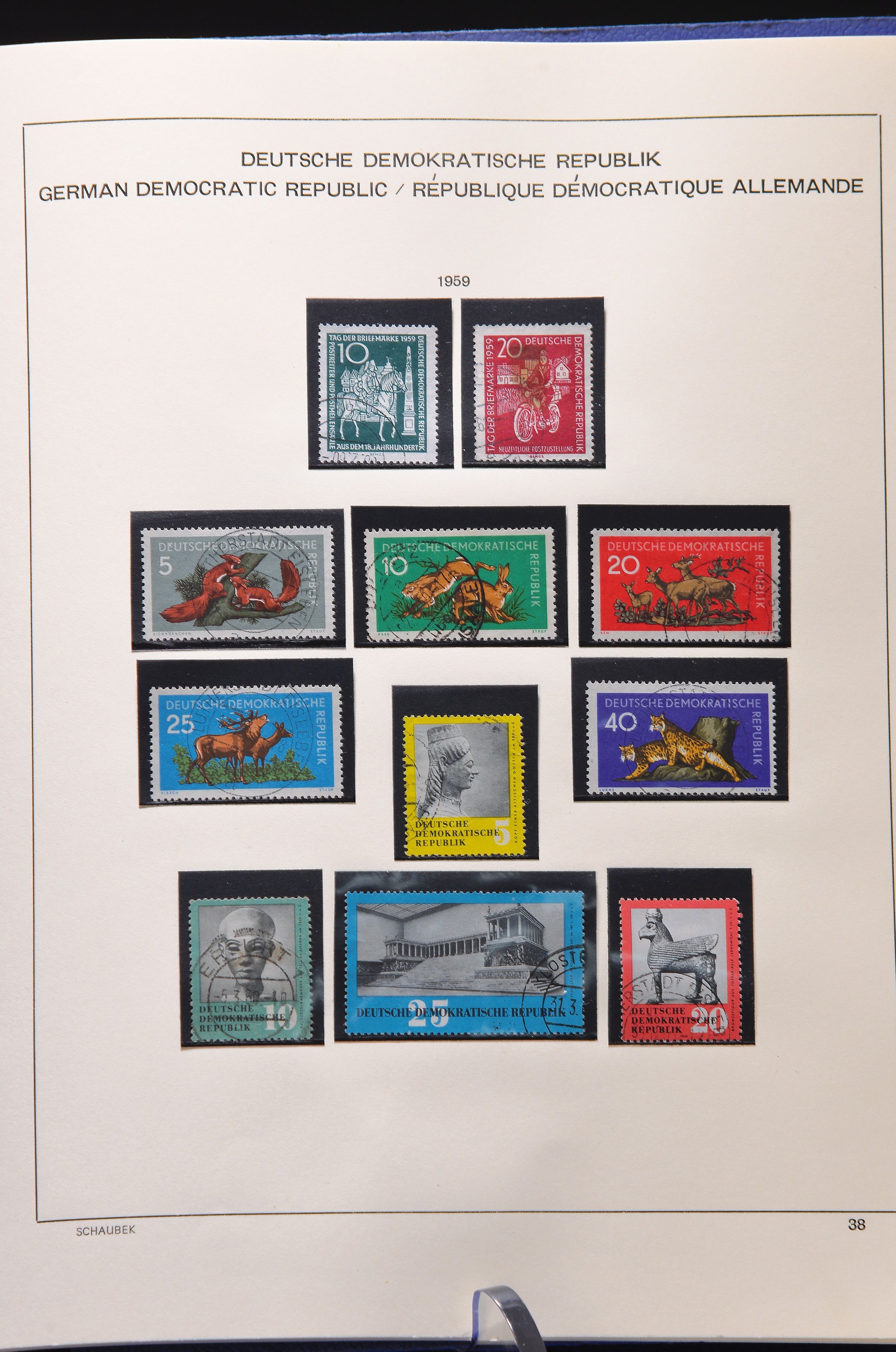 Briefmarkensammlung DDR, gestempelt bis 1959, postfrisch 1960-1990, in vier Alben, Block 7 mit Falz, Karl Marx-Blöcke postfrisch 8A,8B,9A,9B; Block ...