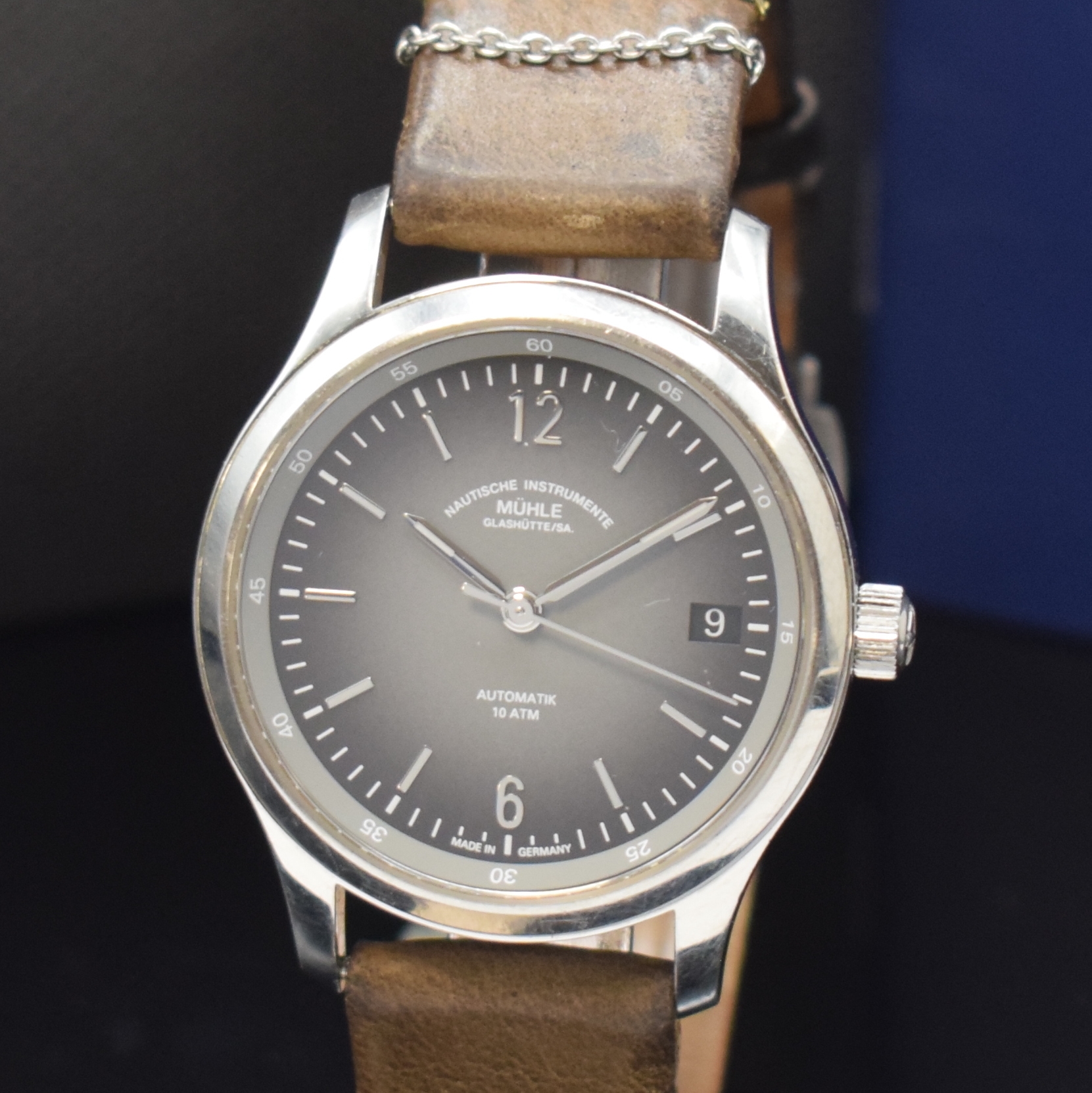 Detail a: MÜHLE Glashütte Armbanduhr Referenz M1-43-30 in Stahl, Deutschland lt. orig. Pap. verk. 2019, Automatik, beids. vergl. Geh., Boden u. Krone ...