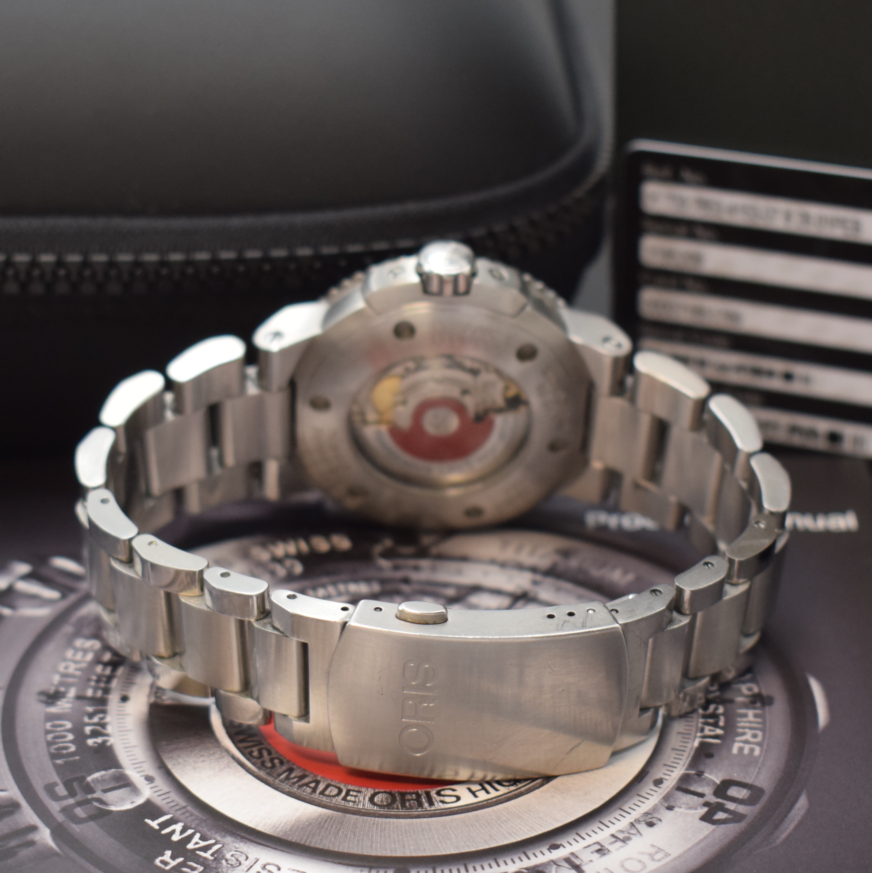 Detail b: ORIS Aquis Date schwere Taucheruhr in Stahl mit Stahlband Referenz 7653, Schweiz lt. orig. Pap. verk. 2015, Automatik, beids. vergl. Geh., Boden u. ...