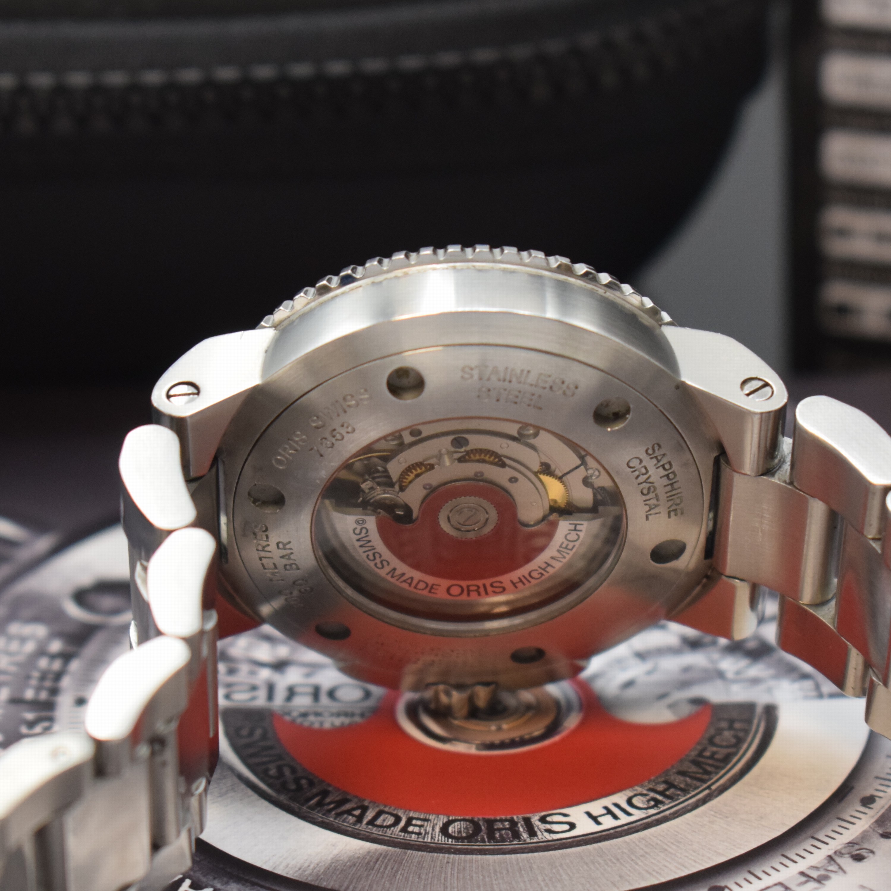Detail e: ORIS Aquis Date schwere Taucheruhr in Stahl mit Stahlband Referenz 7653, Schweiz lt. orig. Pap. verk. 2015, Automatik, beids. vergl. Geh., Boden u. ...