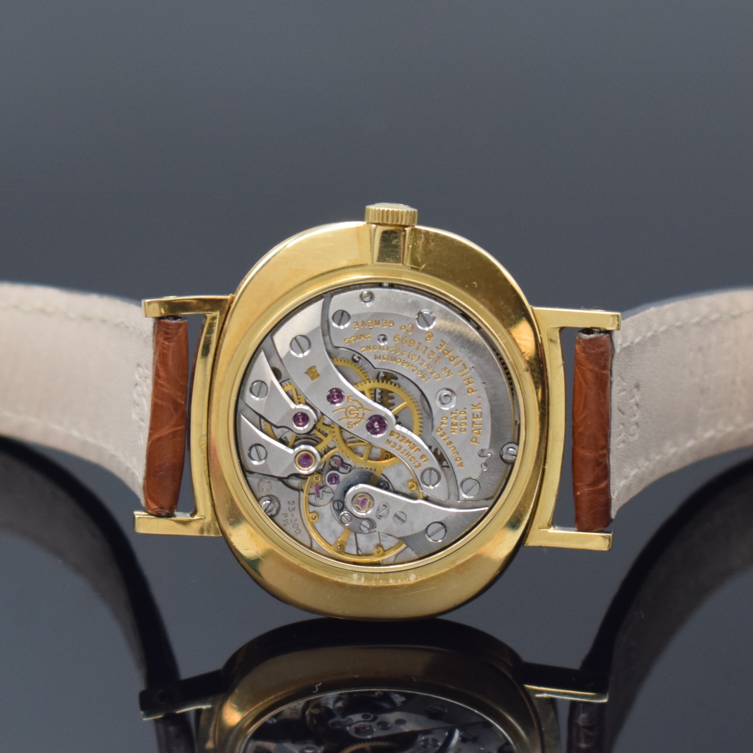 Detail f: PATEK PHILIPPE Armbanduhr in GG 750/000 Referenz 3581-1, Handaufzug, Schweiz 1970er Jahre, 3-teil. Geh. nachtr. m. Bandanstößen und Lederband ...