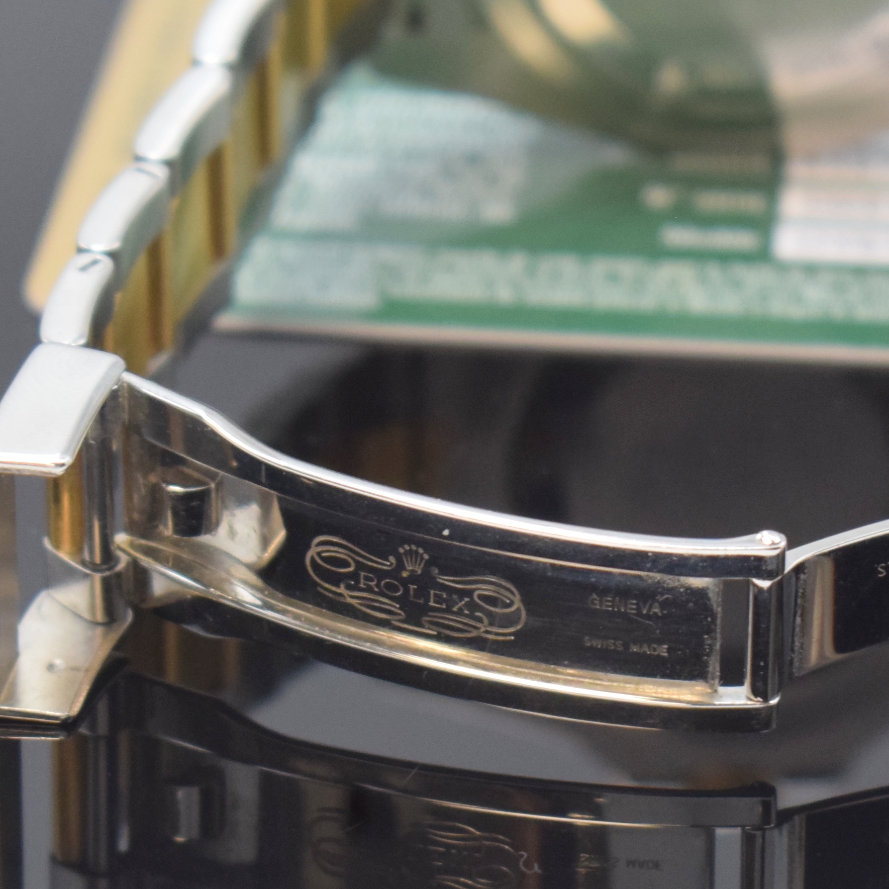 Detail d: ROLEX Herrenarmbanduhr Oyster Perpetual Date GMT-Master II Referenz 116713LN, Automatik, D-Serie, LC 170, Chronometer der Superlative in ...