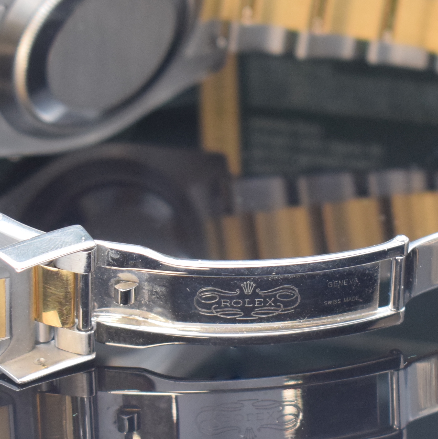 Detail c: ROLEX Herrenarmbanduhr Oyster Perpetual Date Submariner Referenz 116613LB, Automatik, G-Serie, LC 286, Chronometer der Superlative in Edelstahl/Gold ...