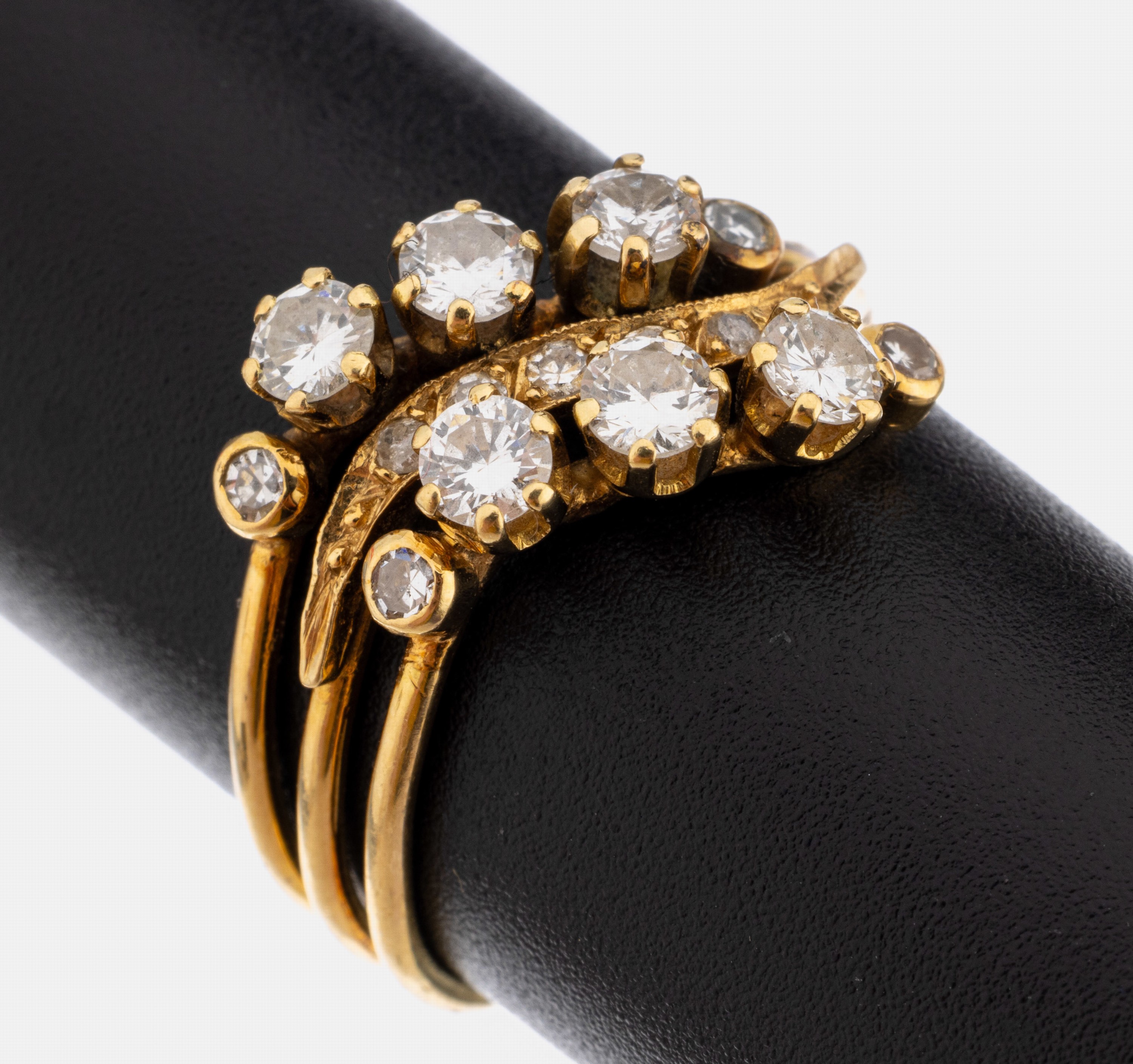 18 kt Gold Brillant Ring, GG 750/000, 6 Brillanten zus. ca. 0.60 ct Weiß/si, 9 weitereDiamanten zus. ca. 0.08 ct Weiß/p, RW 54, ca. 4.2 g