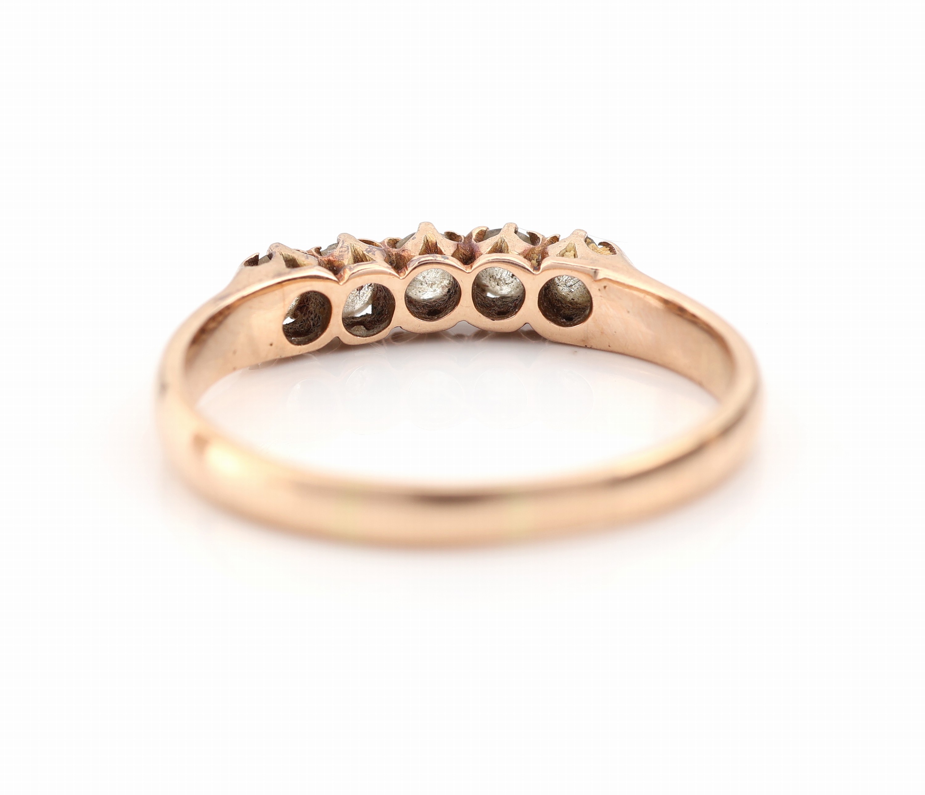 Detail c: 14 kt Gold Diamant-Ring, um 1900/10, GG 585/000, 5 Altschliffdiamanten zus. ca. 0.36 ct l.get.Weiß-Weiß/p, RW 56, ca. 2.3 g