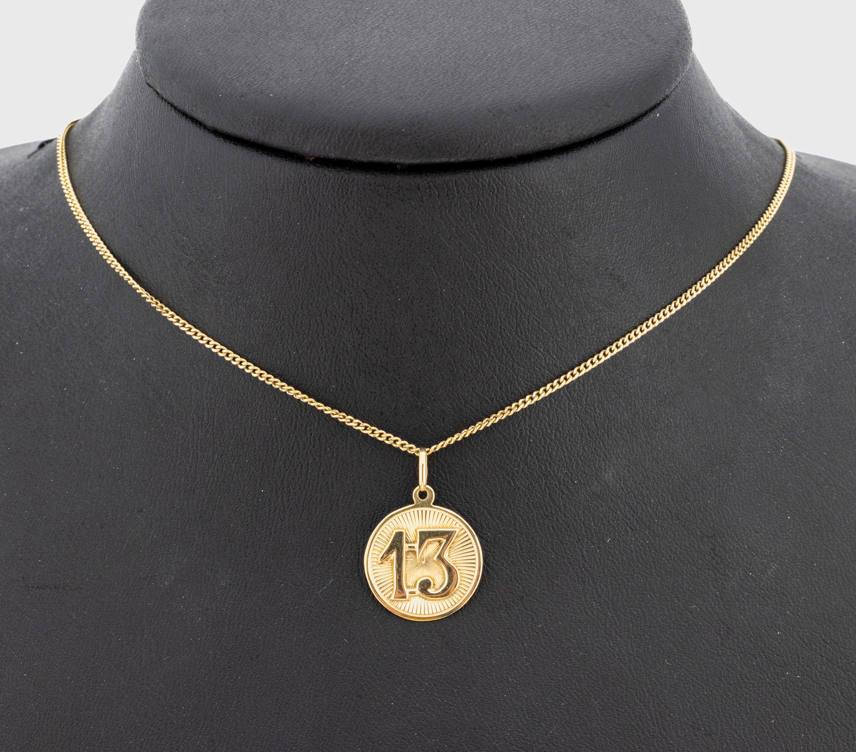 14 kt Gold Anhänger "13" mit Kette, GG 585/000, ca. 3.9 g, L. ca. 46 cm