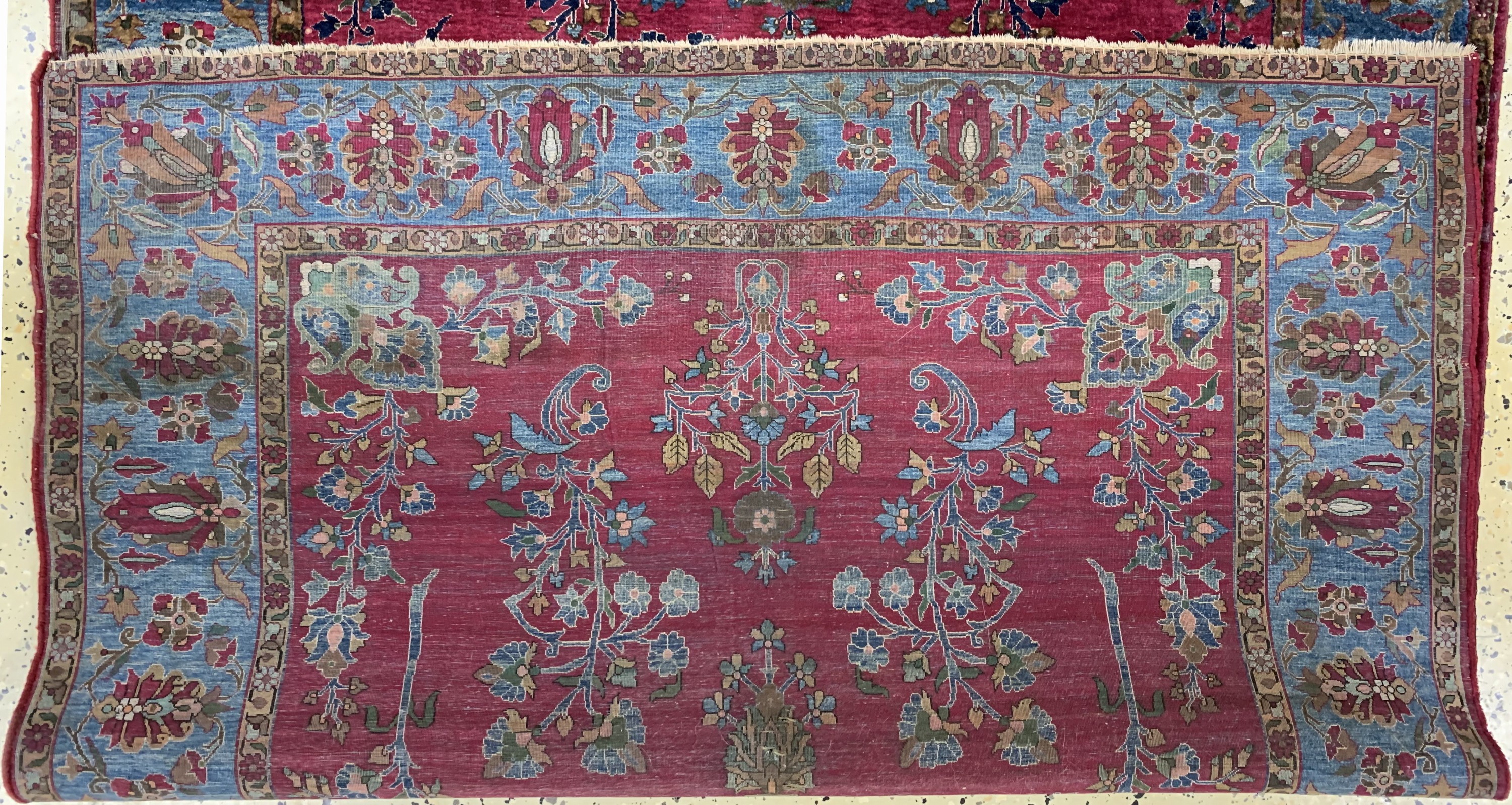 Detail d: Keschan Seide antik, Persien, 19.Jhd, reineNaturseide, ca. 195 x 135 cm, minimal verkürzt, EHZ: 4 Morsch, (mehrere Risse).