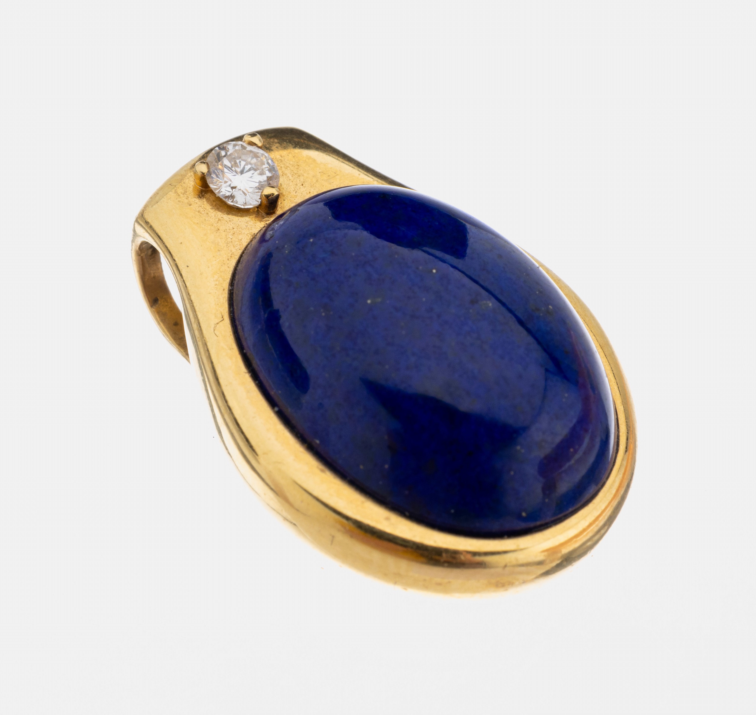 18 kt Gold Diamant-Lapislazuli-Anhänger, GG750/000, mittig ovaler Lapislazulicabochon ca.15 ct, 1 Diamant ca. 0.15 ct feines Weiß/si, L. ca. 2.5 ...