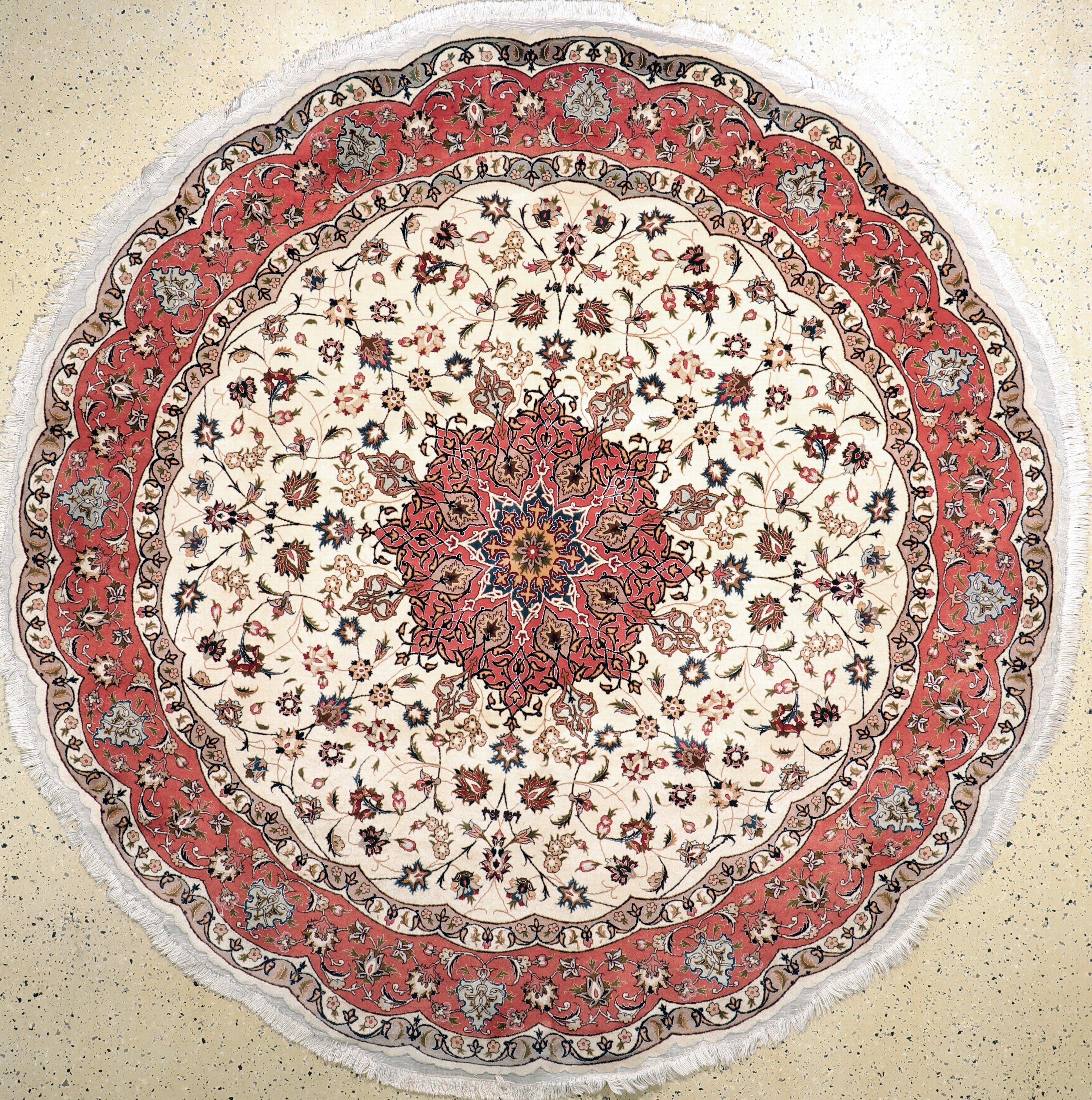 Täbriz fein(50 Raj), Persien, Ende 20.Jhd, Korkwolle mit Seide, Durchmesser: ca. 250 cm, EHZ: 2