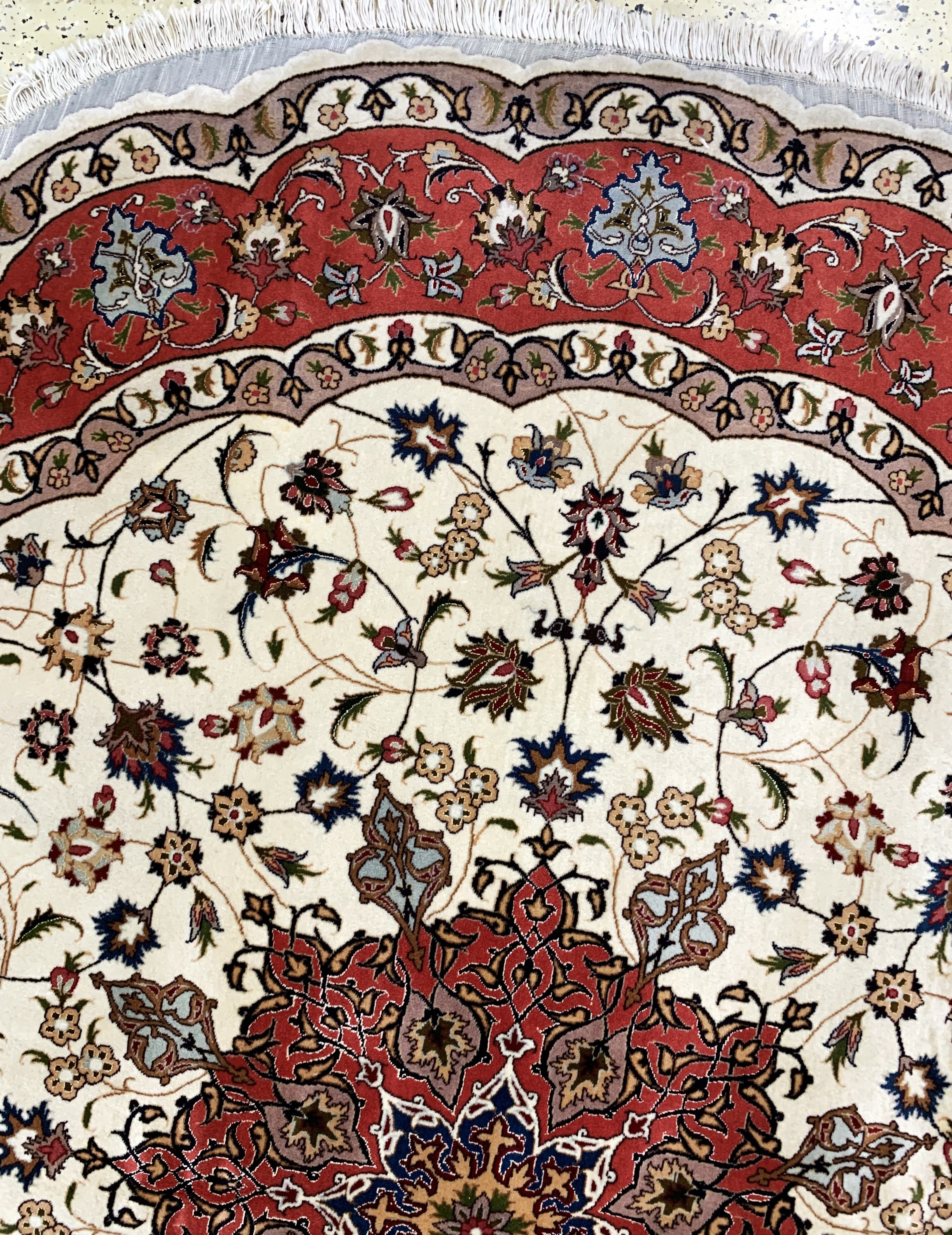 Detail c: Täbriz fein(50 Raj), Persien, Ende 20.Jhd, Korkwolle mit Seide, Durchmesser: ca. 250 cm, EHZ: 2