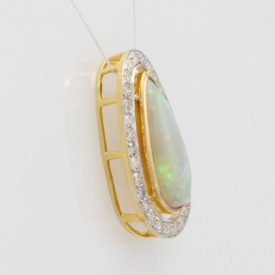 26873112a - Anhänger mit Opal und Brillanten, GG 585/000, Opaltropfen ca. 2.9 ct umfasst v. ...