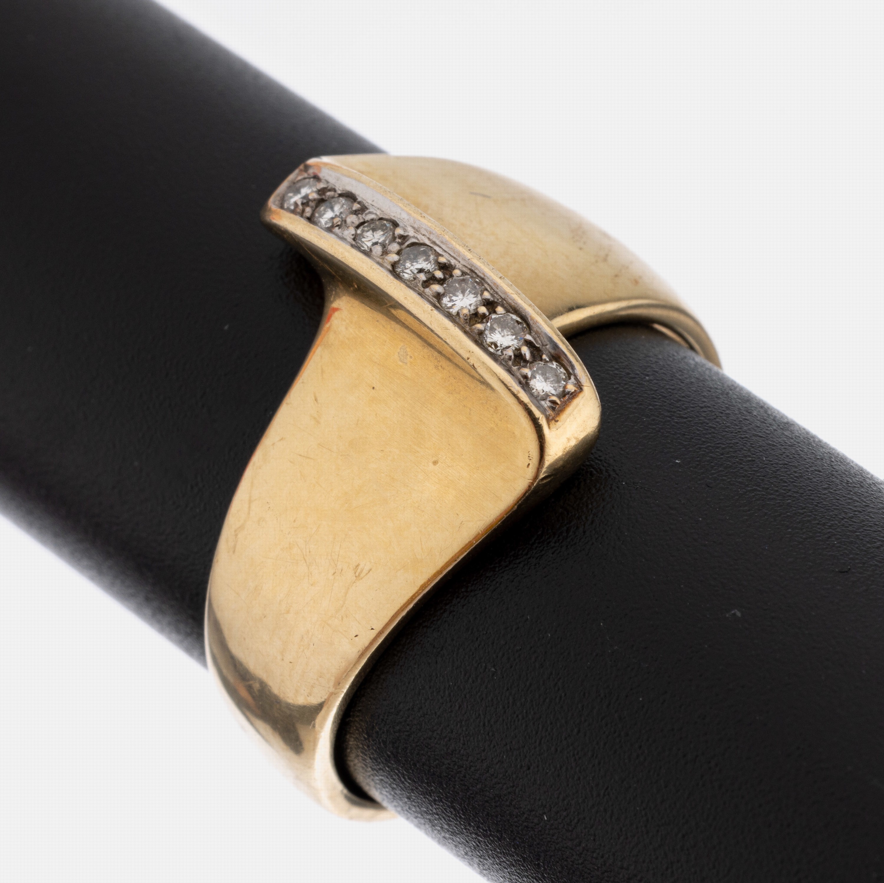14 kt Gold Brillant-Ring, GG 585/000, 7 Brillanten in WG gefasst zus. ca. 0.09 ct Weiß/si, ca. 8.0 g, RW 63