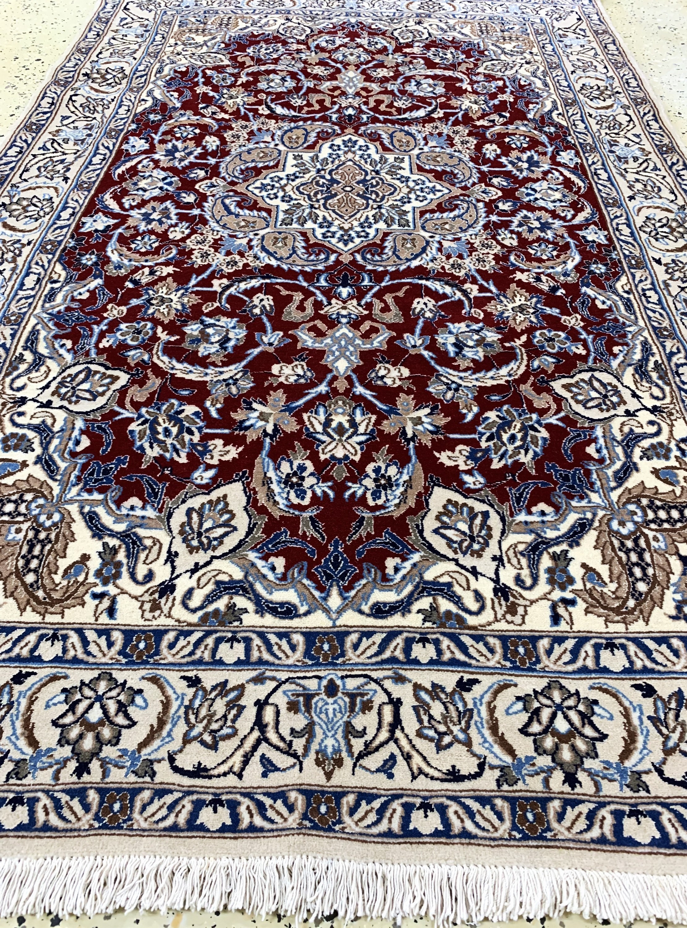 Detail d: Nain, Persien, Ende.20.Jhd., Wolle mit Seide, ca. 197 x 124 cm, EHZ: 1-2