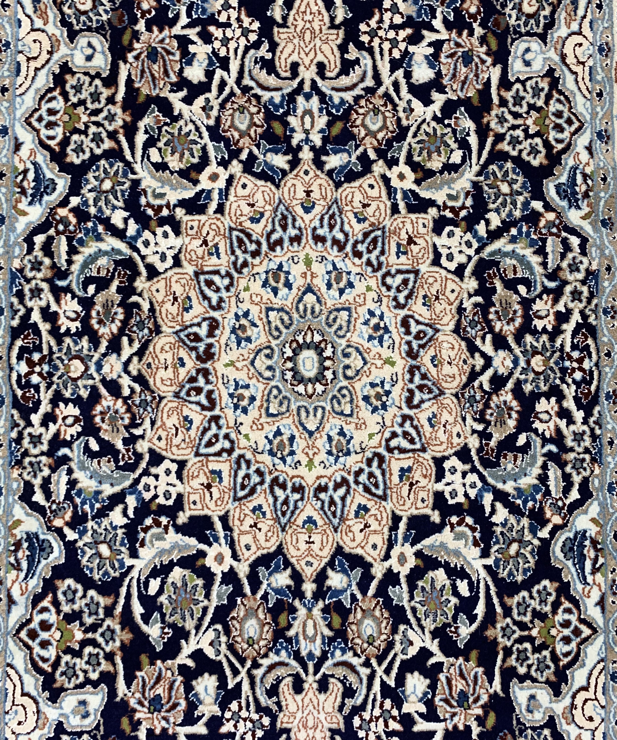 Detail b: Nain, Persien, Ende 20.Jhd., Wolle auf Baumwolle, ca. 200 x 110 cm, EHZ: 1-2