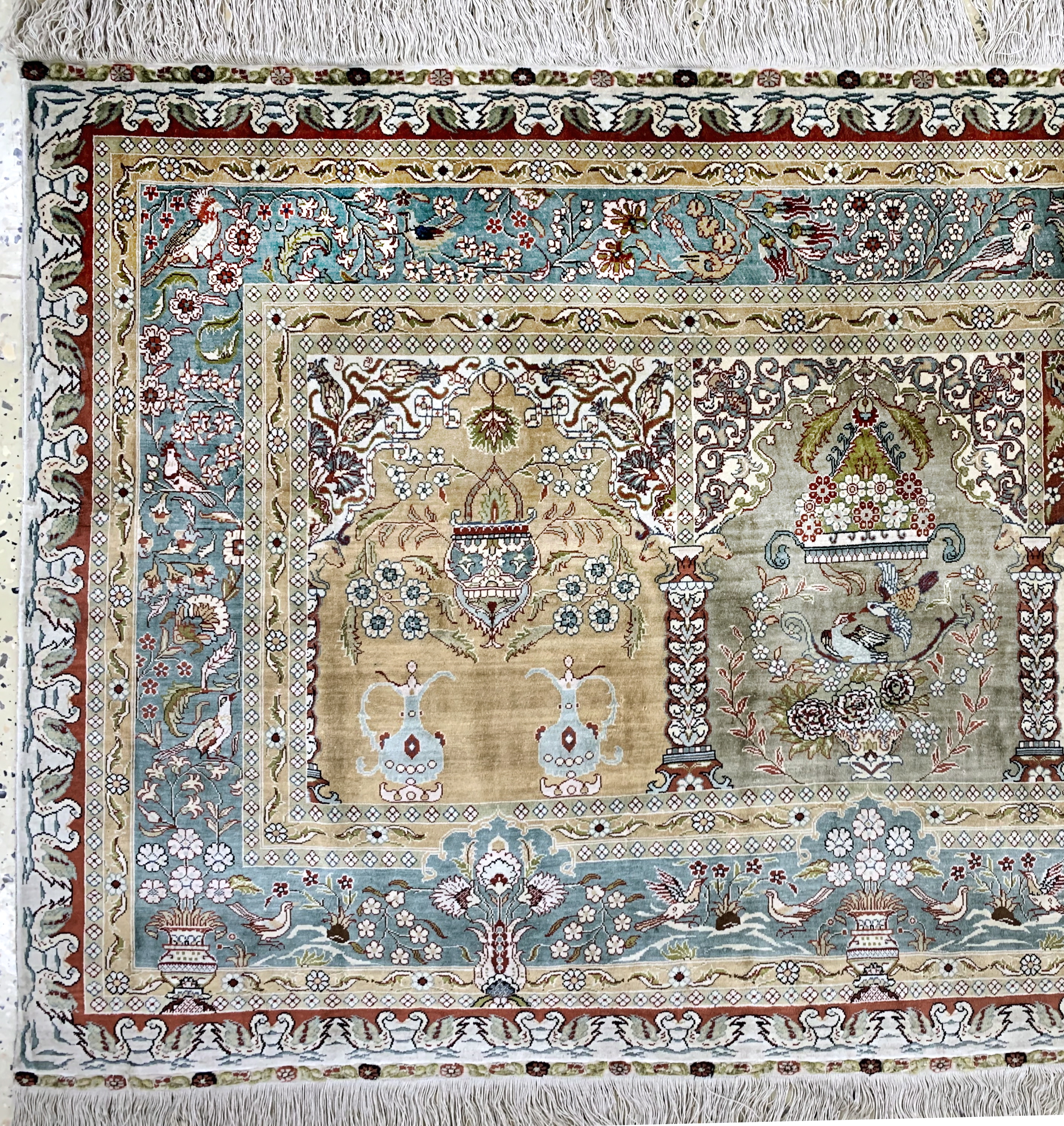 Detail a: Hereke fein, China, Ende 20.Jhd., reine Naturseide, ca. 184 x 81 cm, ca. 1,0 Mio. Kn/qm, EHZ: 1-2