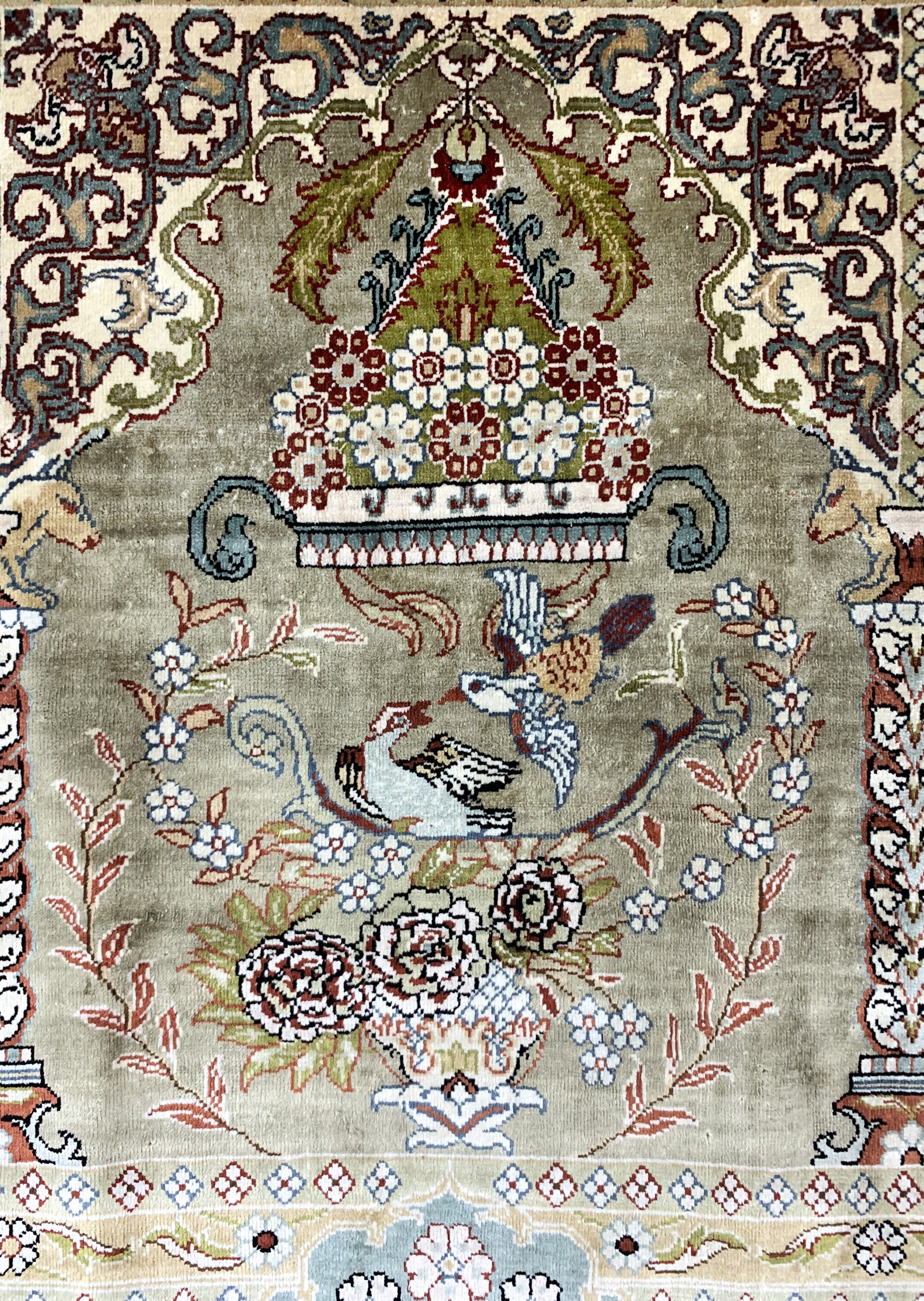 Detail d: Hereke fein, China, Ende 20.Jhd., reine Naturseide, ca. 184 x 81 cm, ca. 1,0 Mio. Kn/qm, EHZ: 1-2