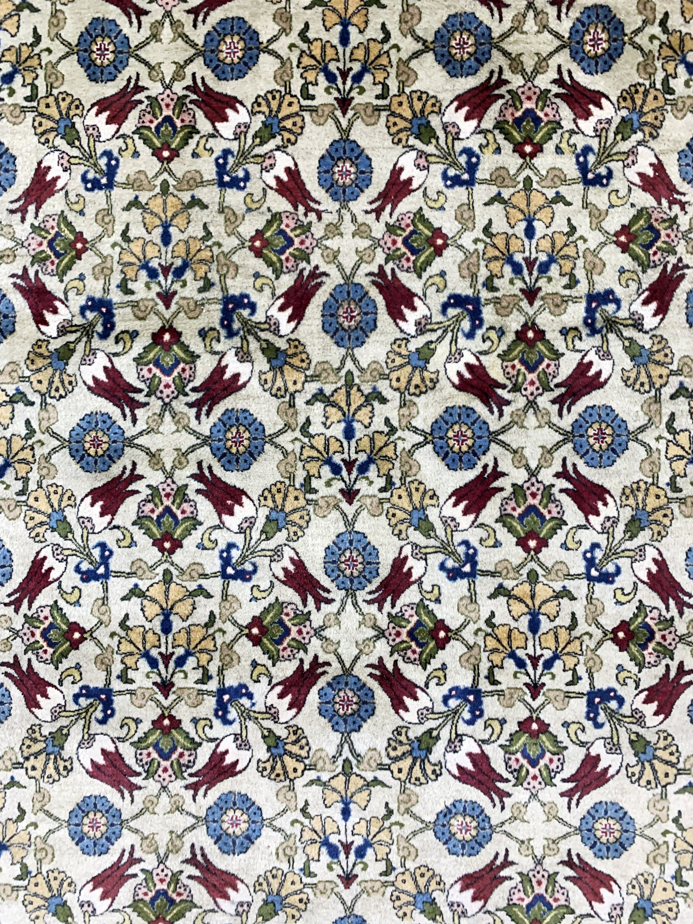 Detail c: Hereke sign., Türkei, Mitte 20.Jhd., Wolle auf Baumwolle, ca. 260 x 170 cm, EHZ: 2