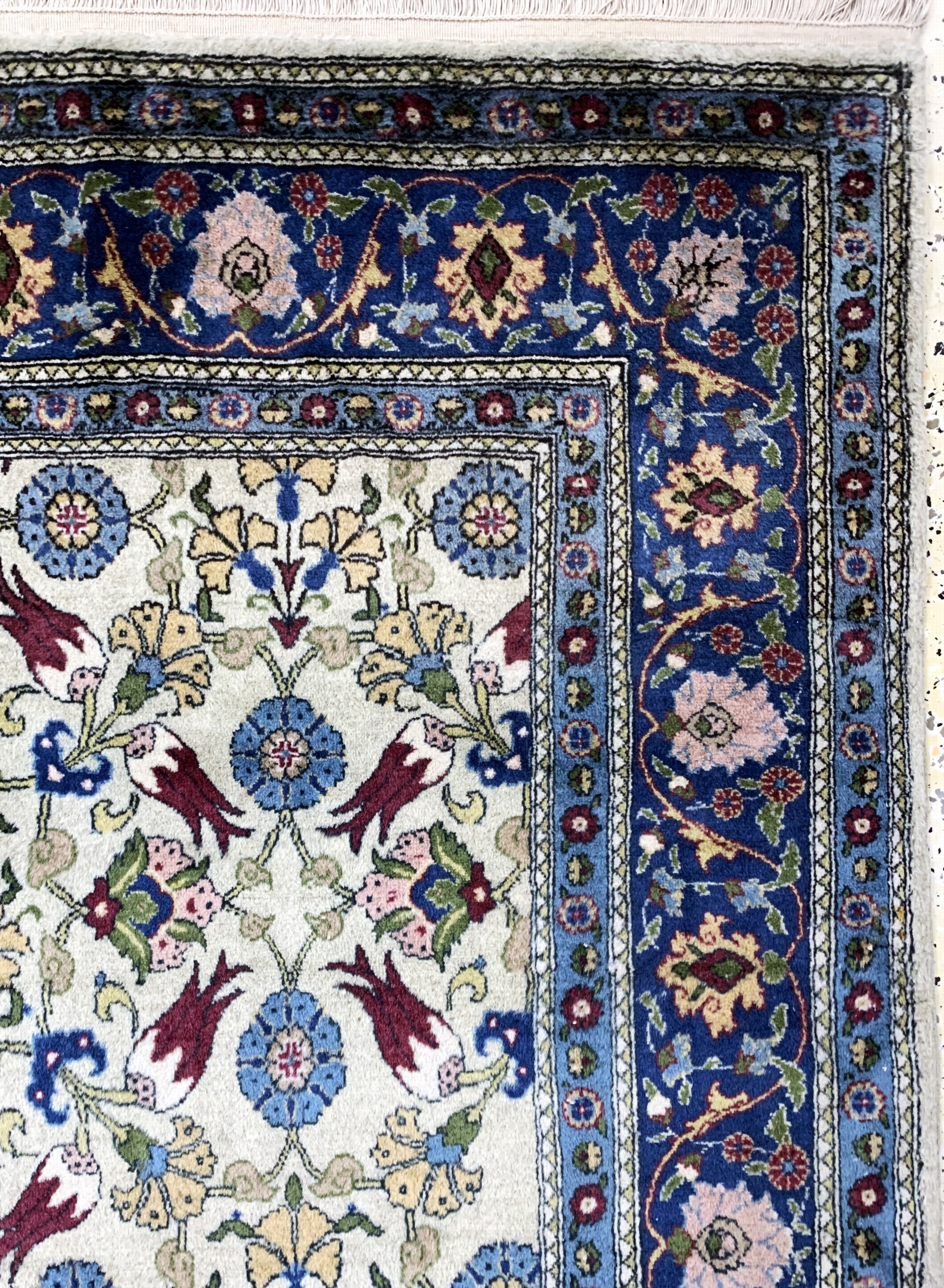 Detail e: Hereke sign., Türkei, Mitte 20.Jhd., Wolle auf Baumwolle, ca. 260 x 170 cm, EHZ: 2