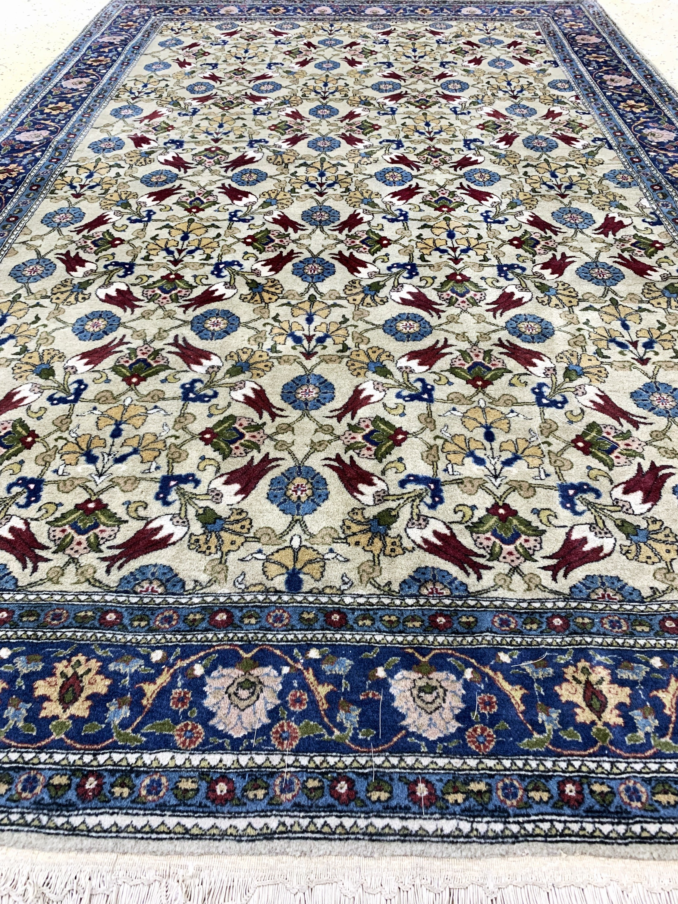 Detail f: Hereke sign., Türkei, Mitte 20.Jhd., Wolle auf Baumwolle, ca. 260 x 170 cm, EHZ: 2