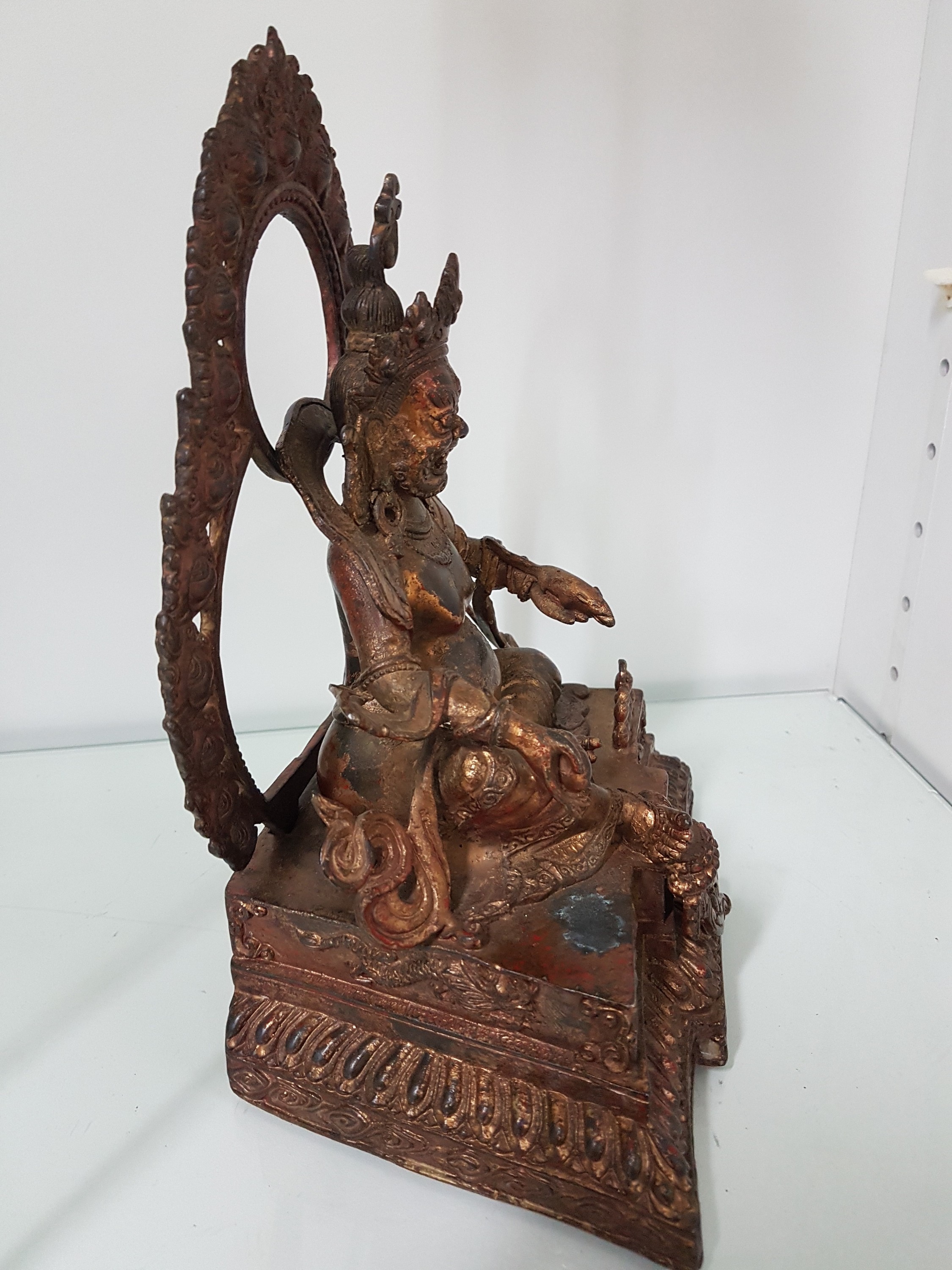 Detail c: Mahakala, Tibet, Anfang 20. Jh. Bronze, mit Resten von alter Vergoldung, H. 23 cm