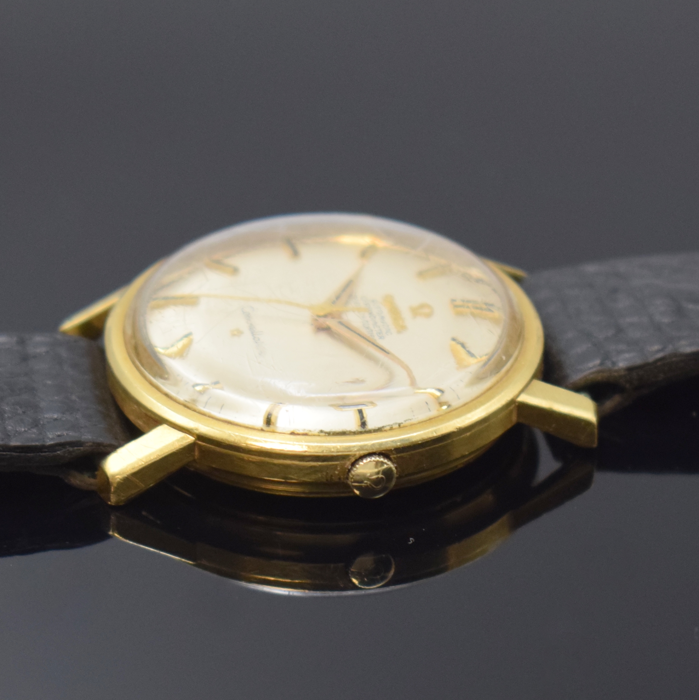 Detail b: OMEGA Herrenarmbanduhr Constellation Chronometer in GG 750/000 Referenz 168.010/11, Schweiz um 1968, verschr. Boden m. Darst. Sternwarte u. ...