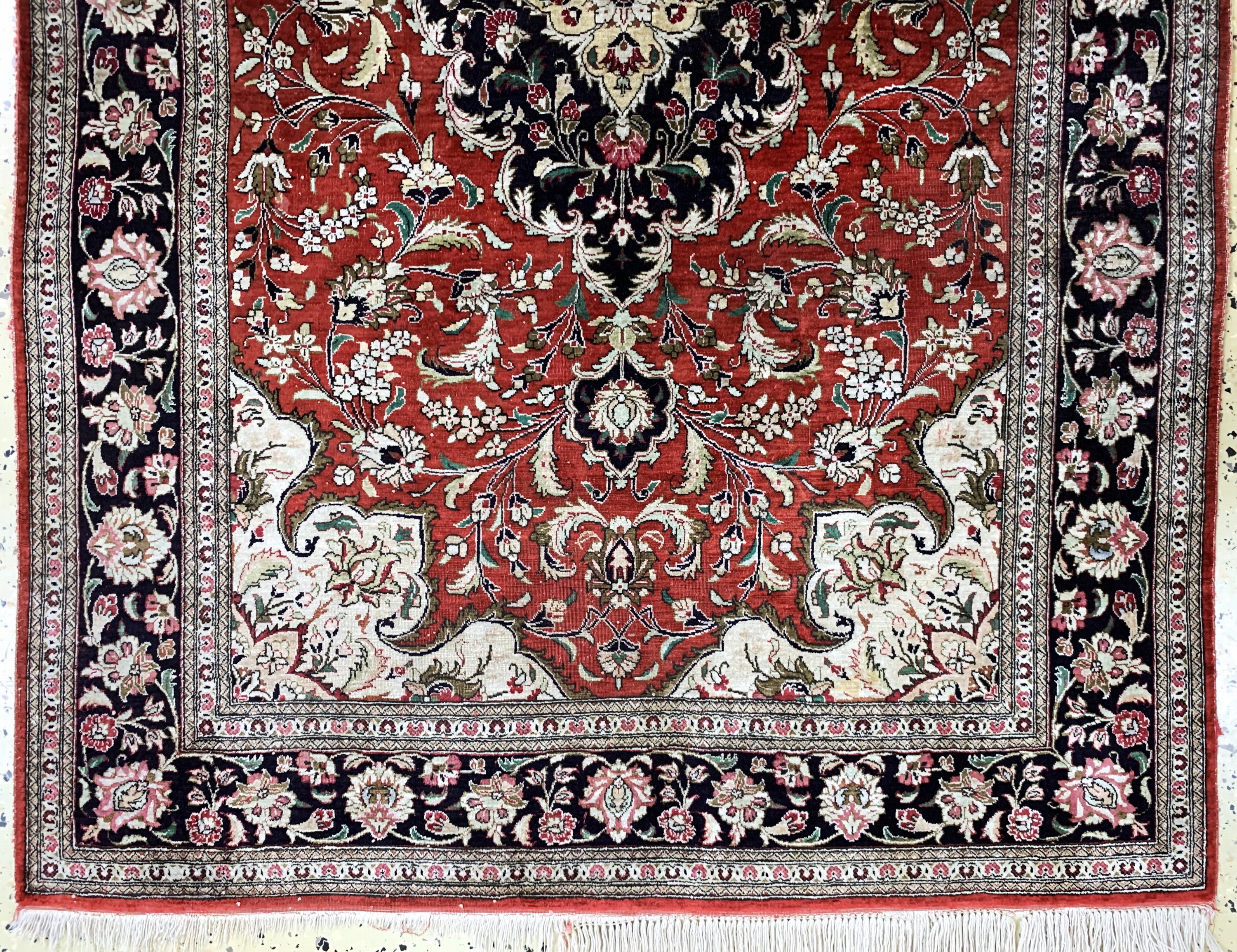 Detail b: Ghom Seide, Persien, Mitte 20.Jhd, reine Naturseide, ca. 150 x 100 cm, EHZ: 3