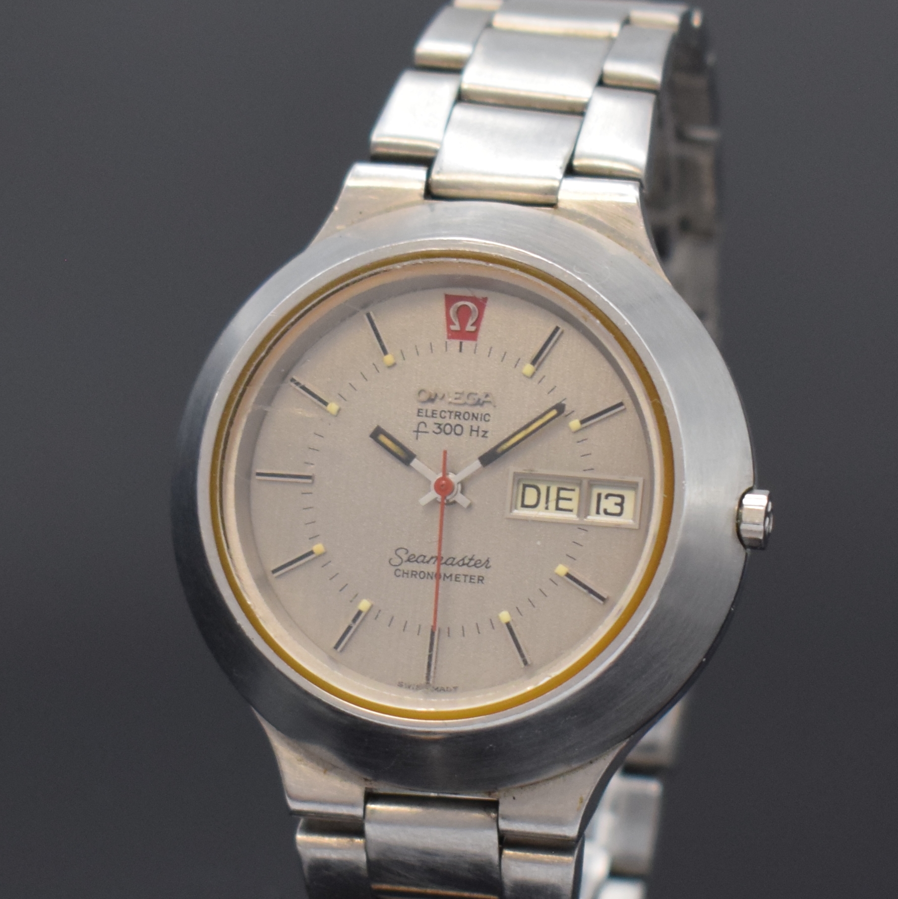 Detail a: OMEGA Seamaster Chronometer Herrenarmbanduhr Electronic f300HZ mit Stimmgabelschwinger Referenz 198.0018, Schweiz um 1971, massives Stahlgehäuse ...