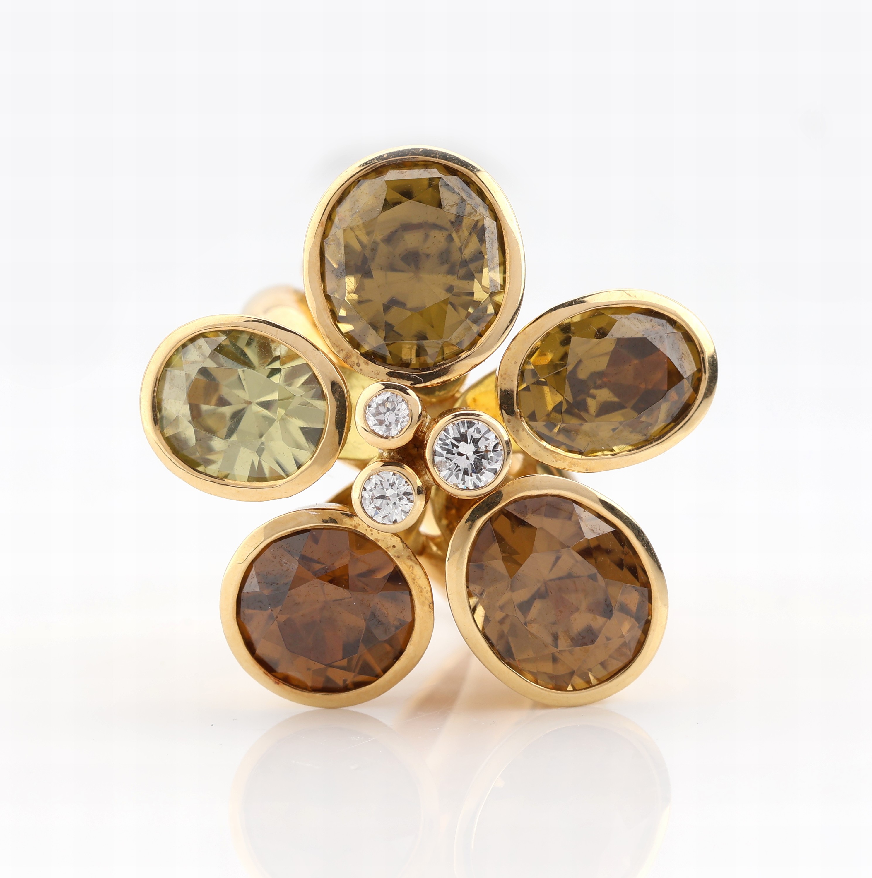 Detail a: 18 kt Gold Zirkon-Brillant-Ring, GG 750/000, qualitätvolle Einzelanfertigung einesIdar-Obersteiner Goldschmieds, Ringkopf blütenf. mit 5 ...