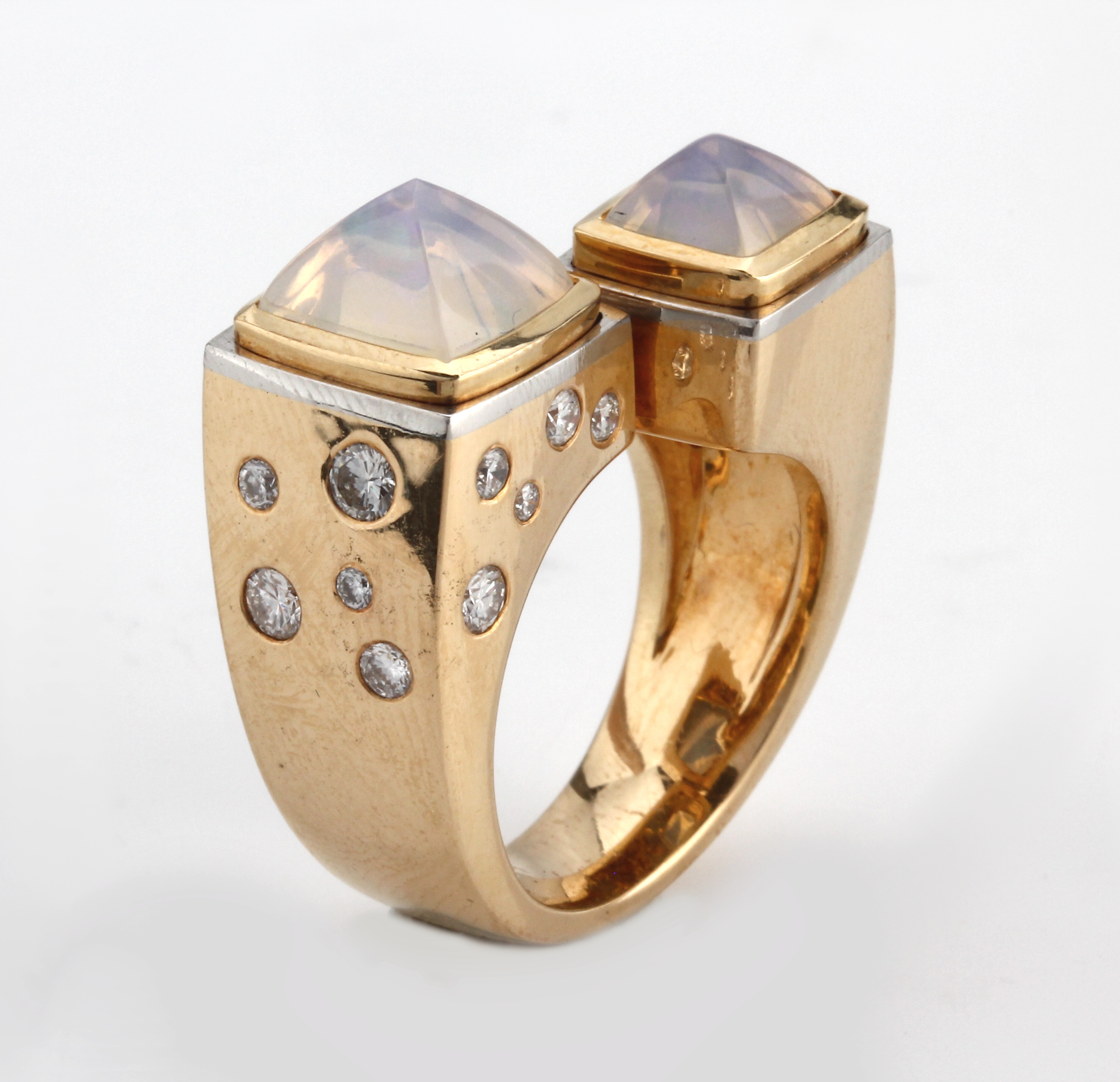 Detail a: 18 kt Gold Opal-Brillant-Ring, GG 750/000, qualitätvolle Einzelanfertigung eines renommierten Idar-Obersteiner Goldschmieds, außergewöhnliche ...