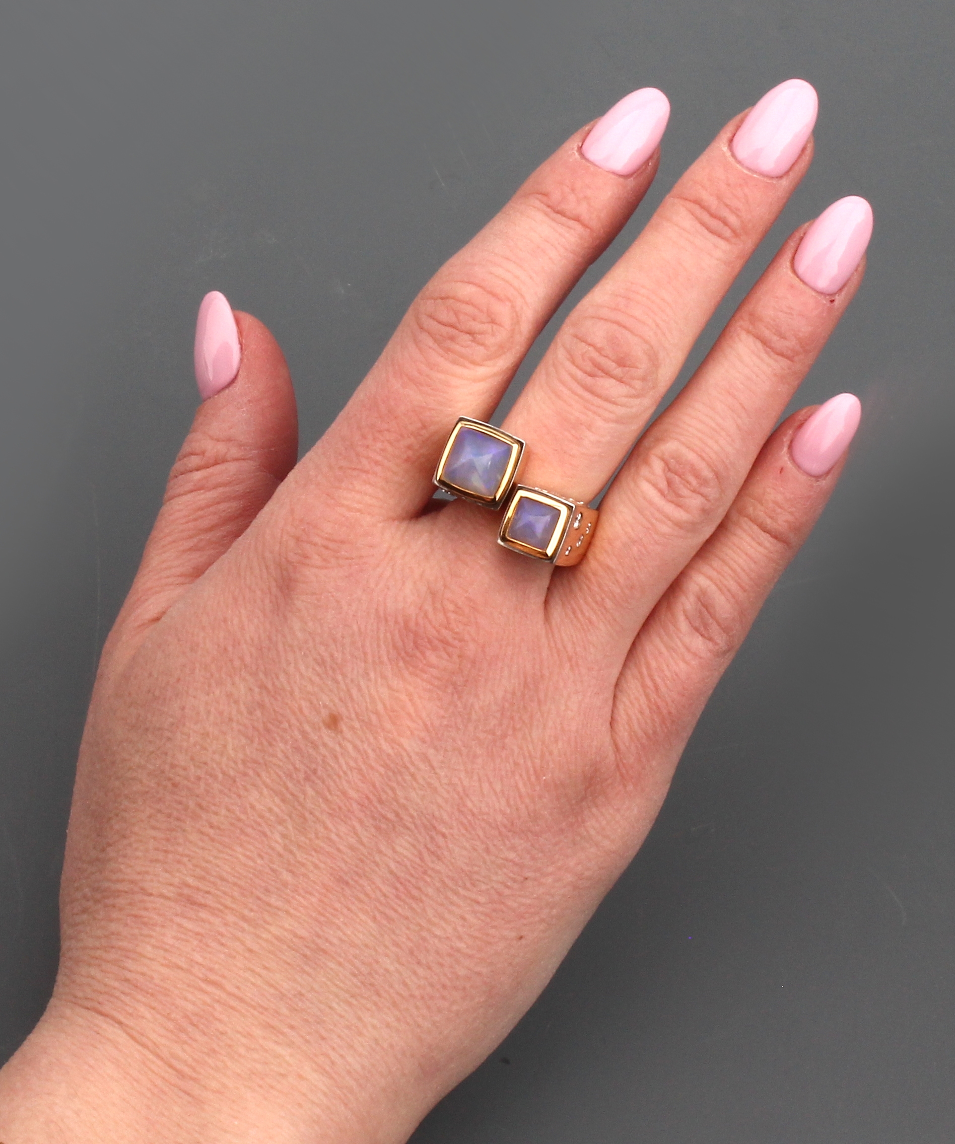 Detail d: 18 kt Gold Opal-Brillant-Ring, GG 750/000, qualitätvolle Einzelanfertigung eines renommierten Idar-Obersteiner Goldschmieds, außergewöhnliche ...